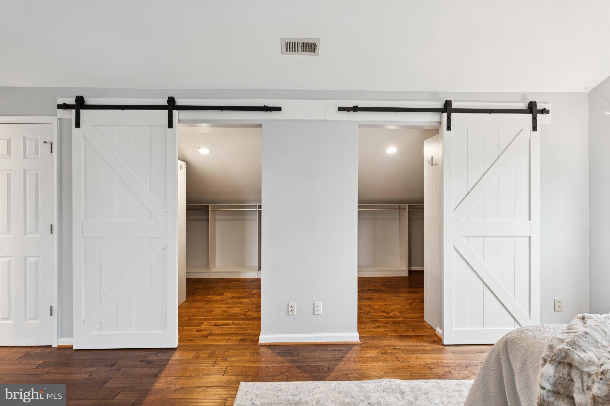 HAMPTON OAKS - Residential