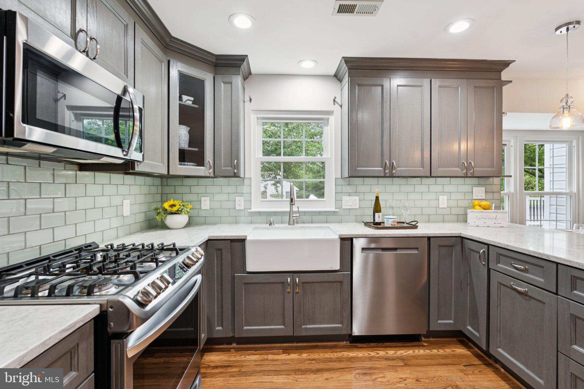 HAMPTON OAKS - Residential