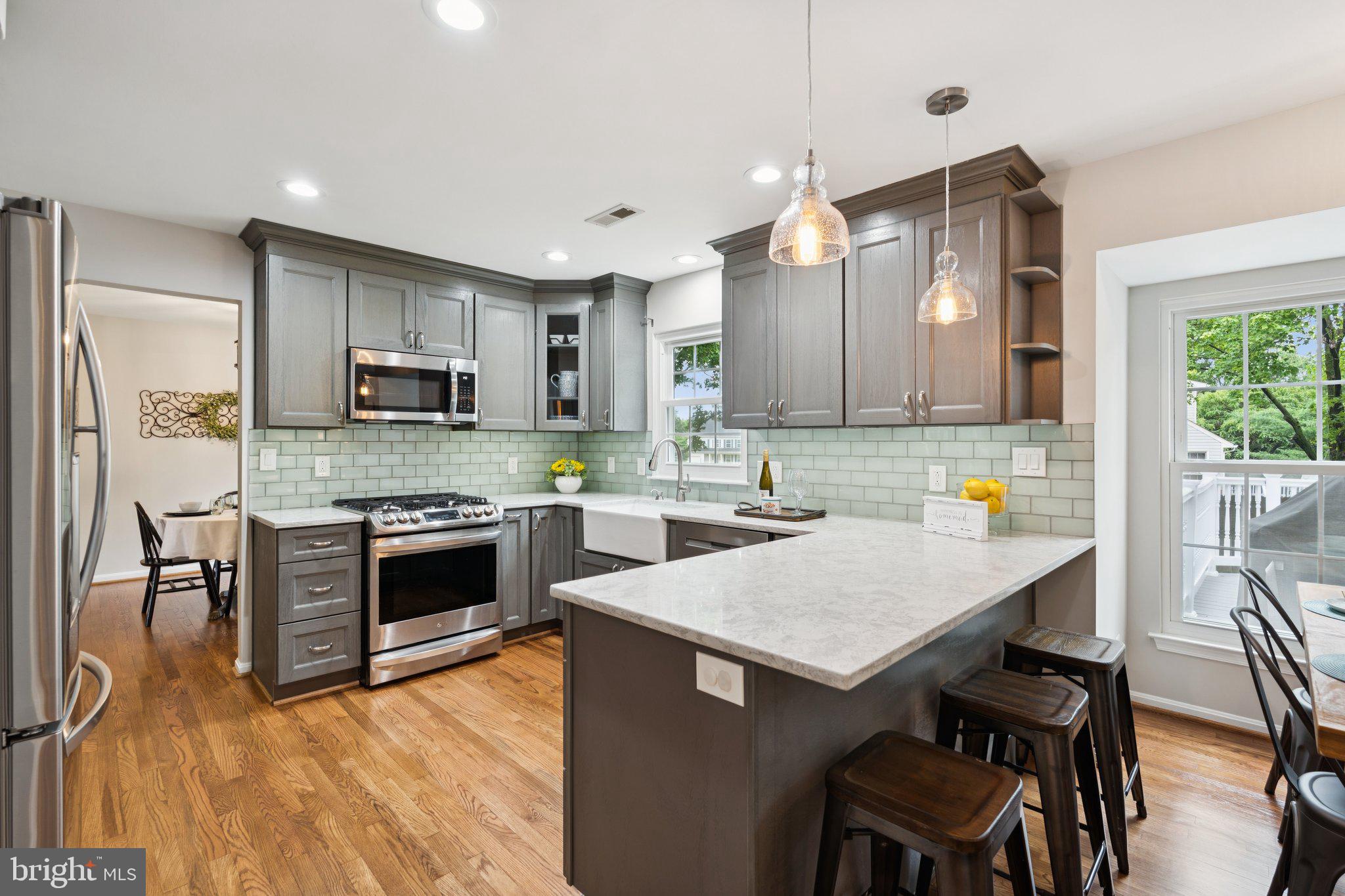 HAMPTON OAKS - Residential