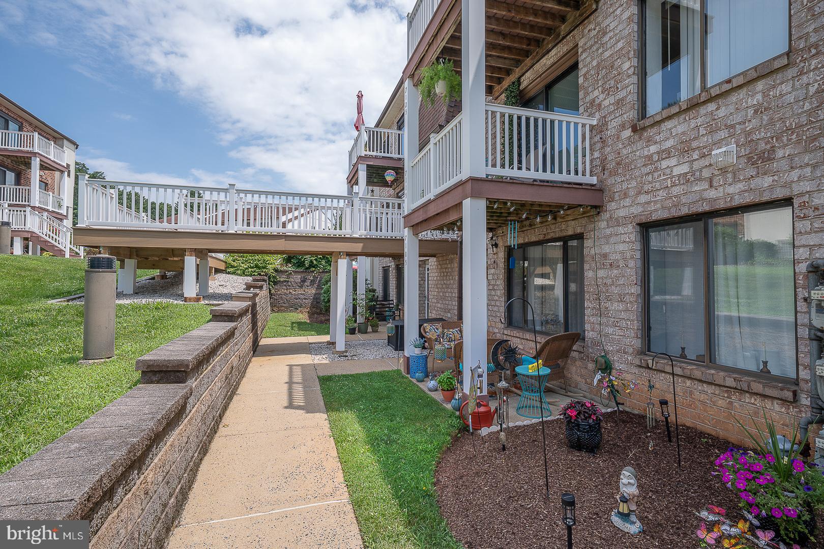 7105 HILLTOP DRIVE 77