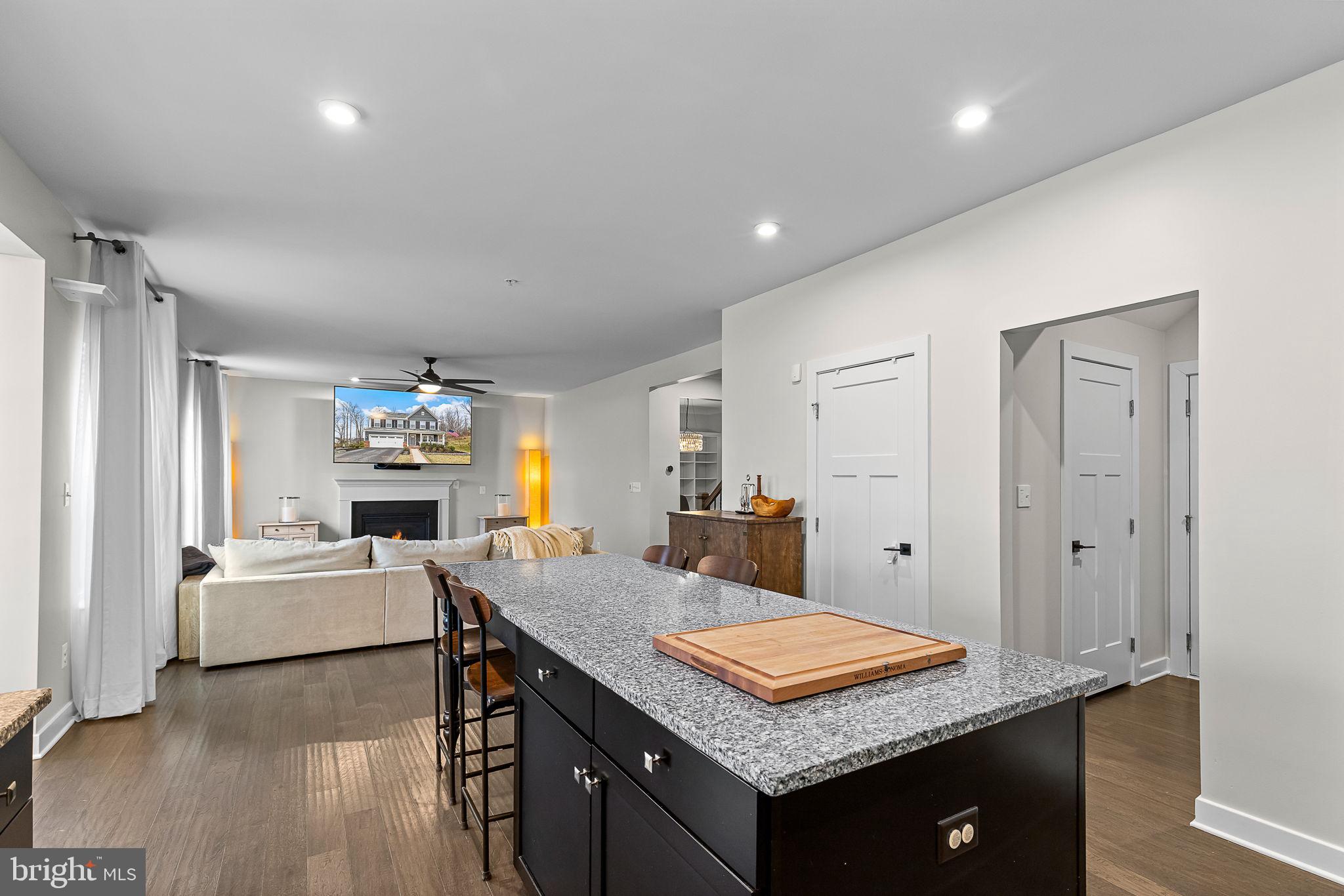 POTOMAC SHORES - Residential