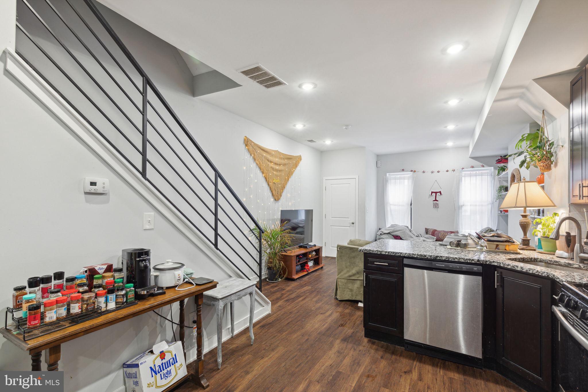 TEMPLE UNIVERSITY - Residential Lease