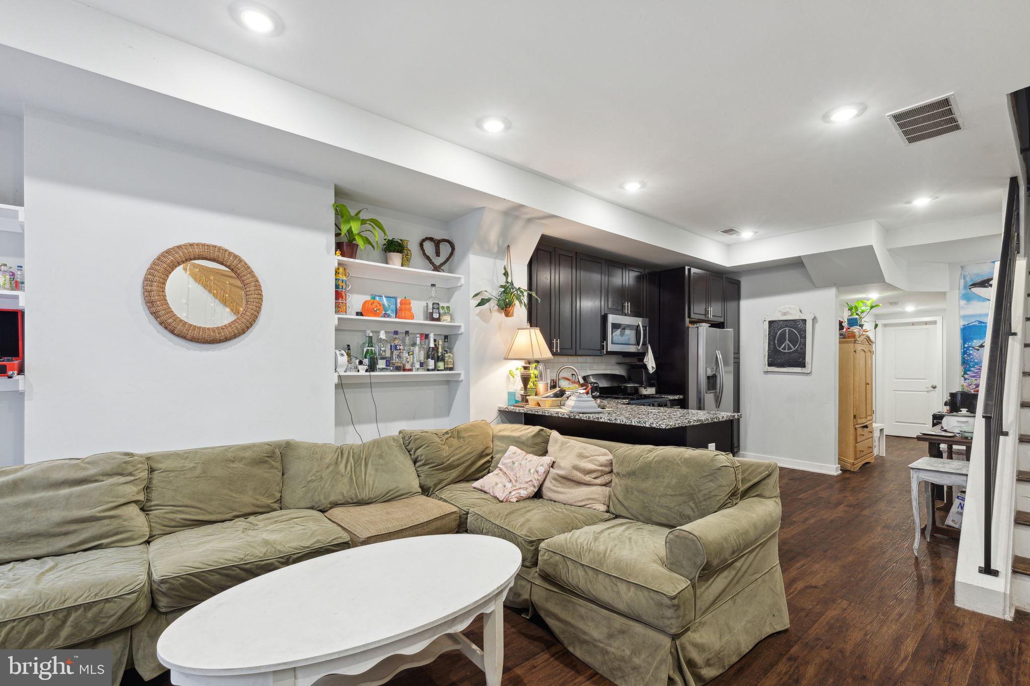 TEMPLE UNIVERSITY - Residential Lease