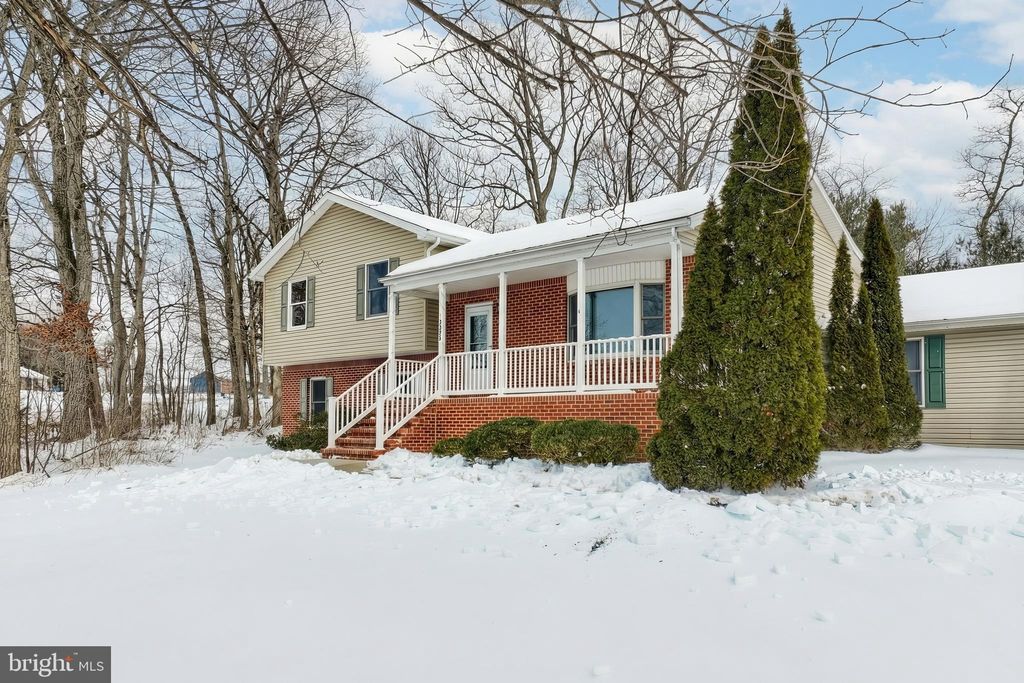 Photo of 13525 Center Road, STEWARTSTOWN, PA 17363 (MLS # PAYK2096442)