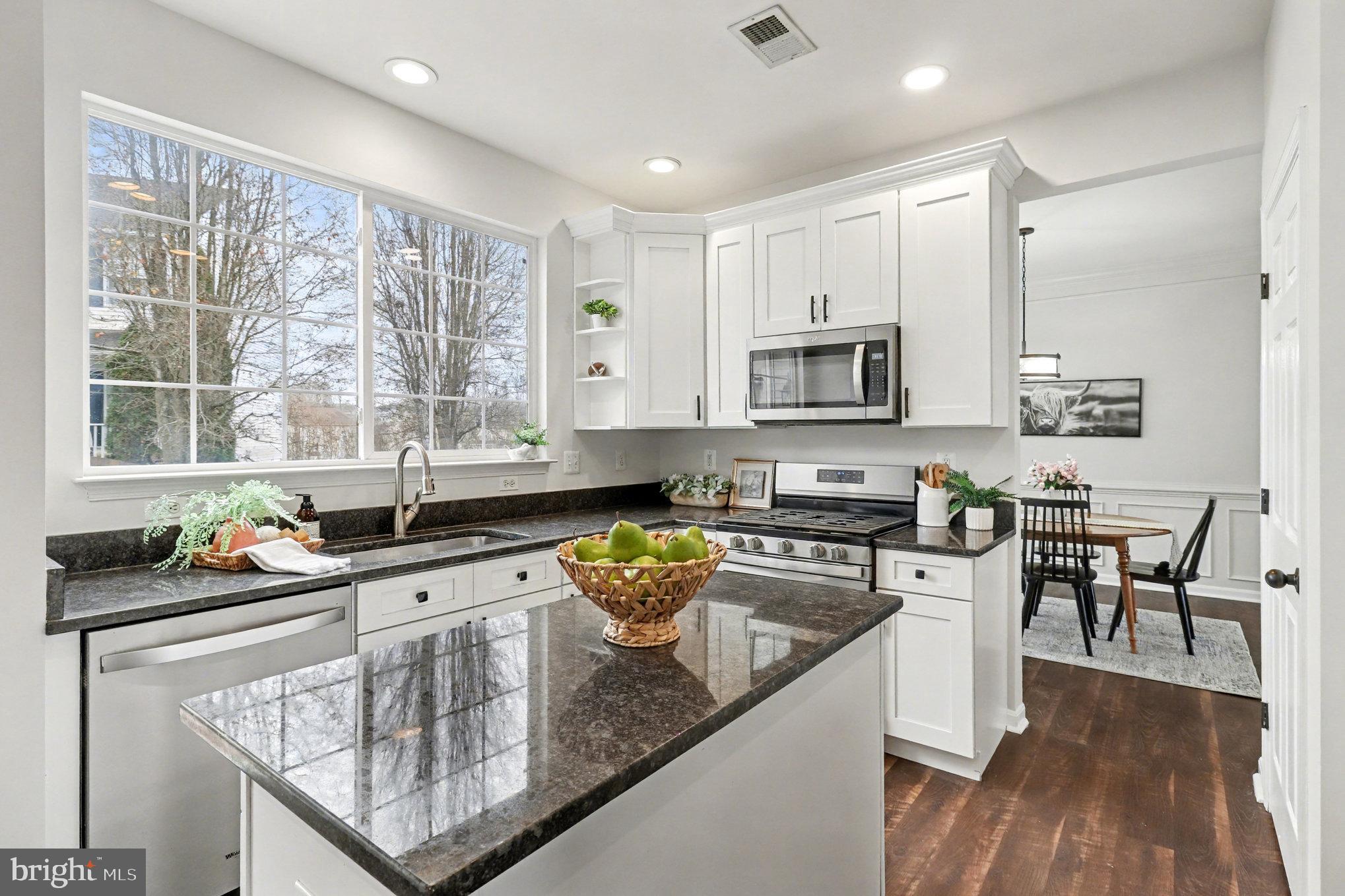 STRATFORD PLACE - Residential