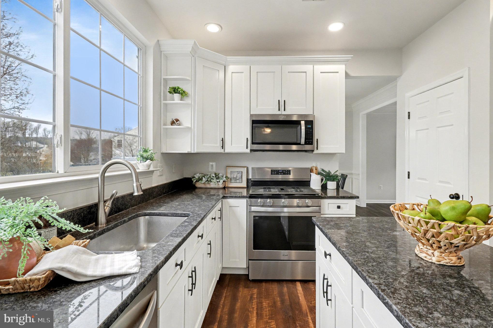 STRATFORD PLACE - Residential