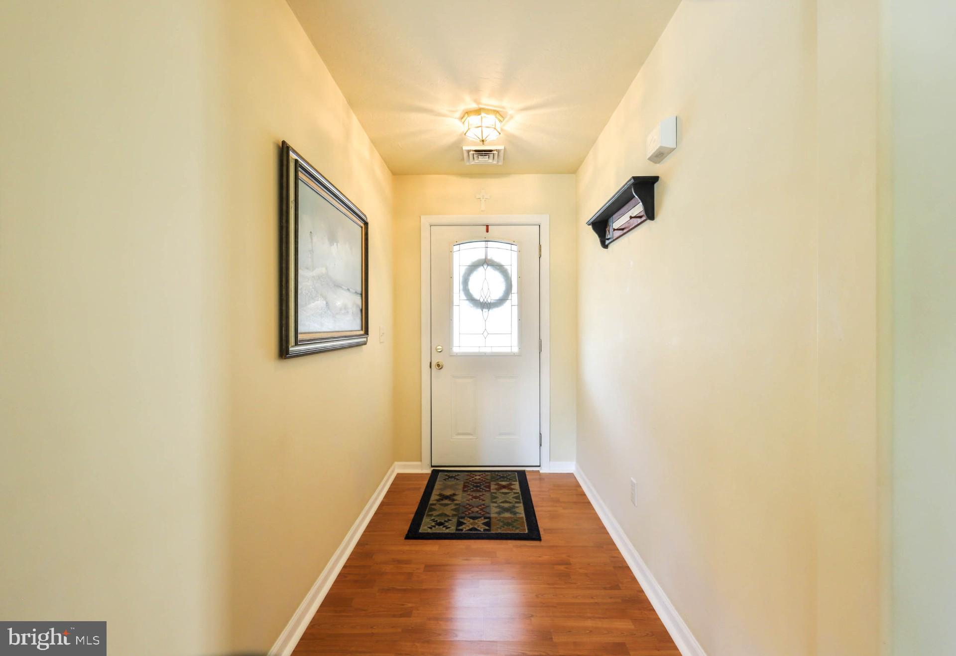 COUNTRY MANOR - Residential