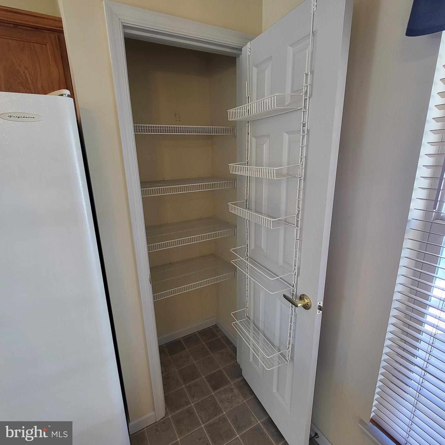 COUNTRY MANOR - Residential