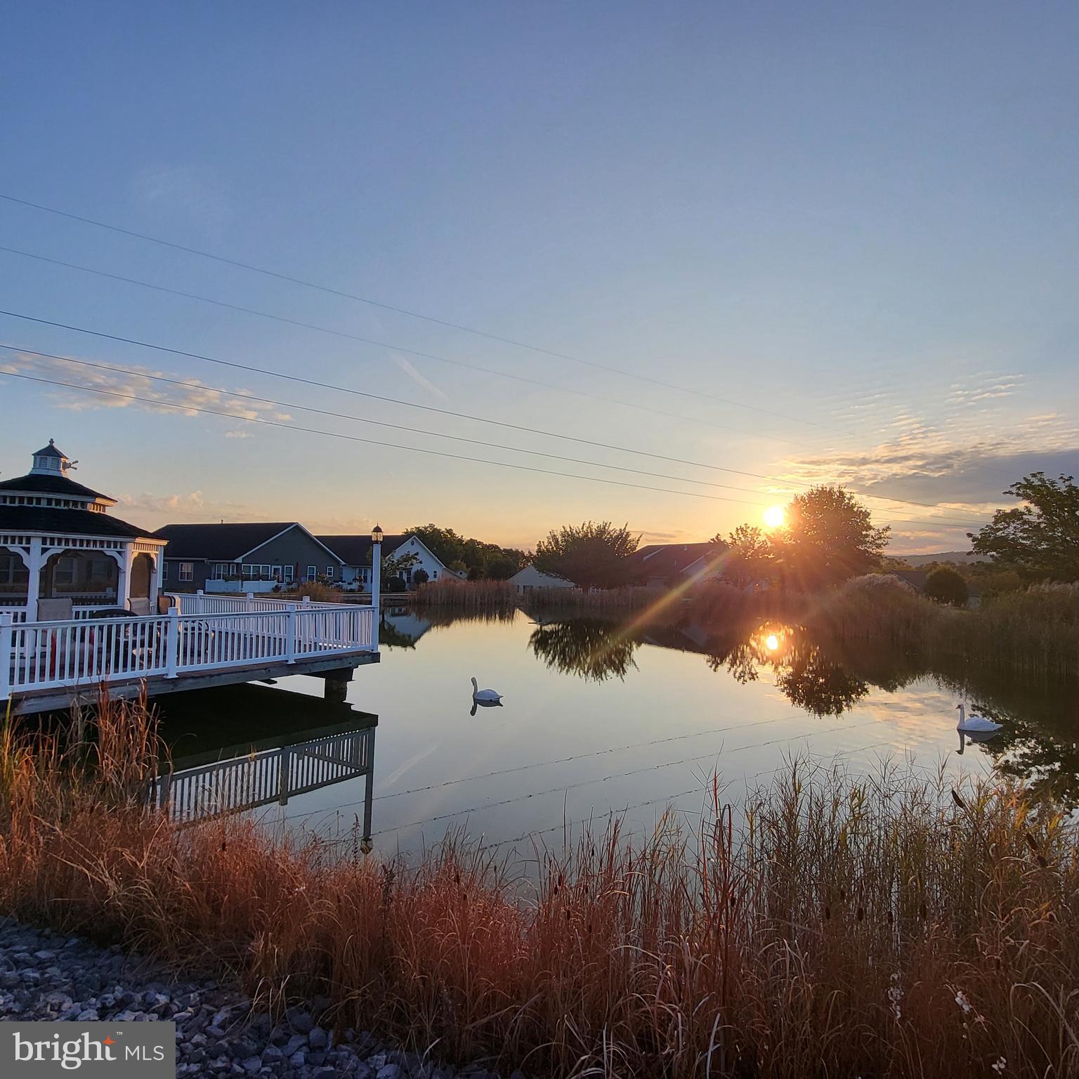 COUNTRY MANOR - Residential