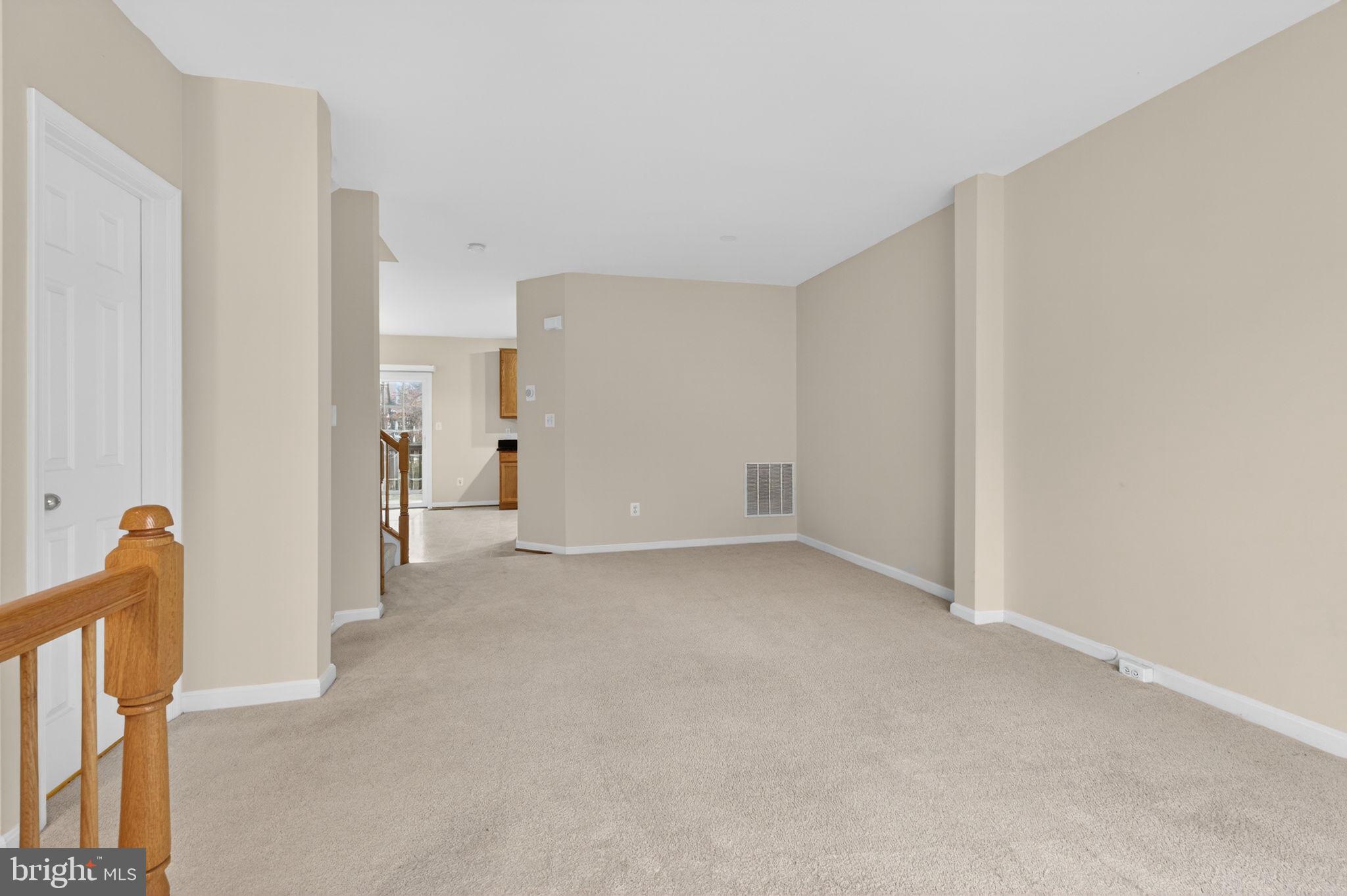 7568 GREAT SWAN COURT