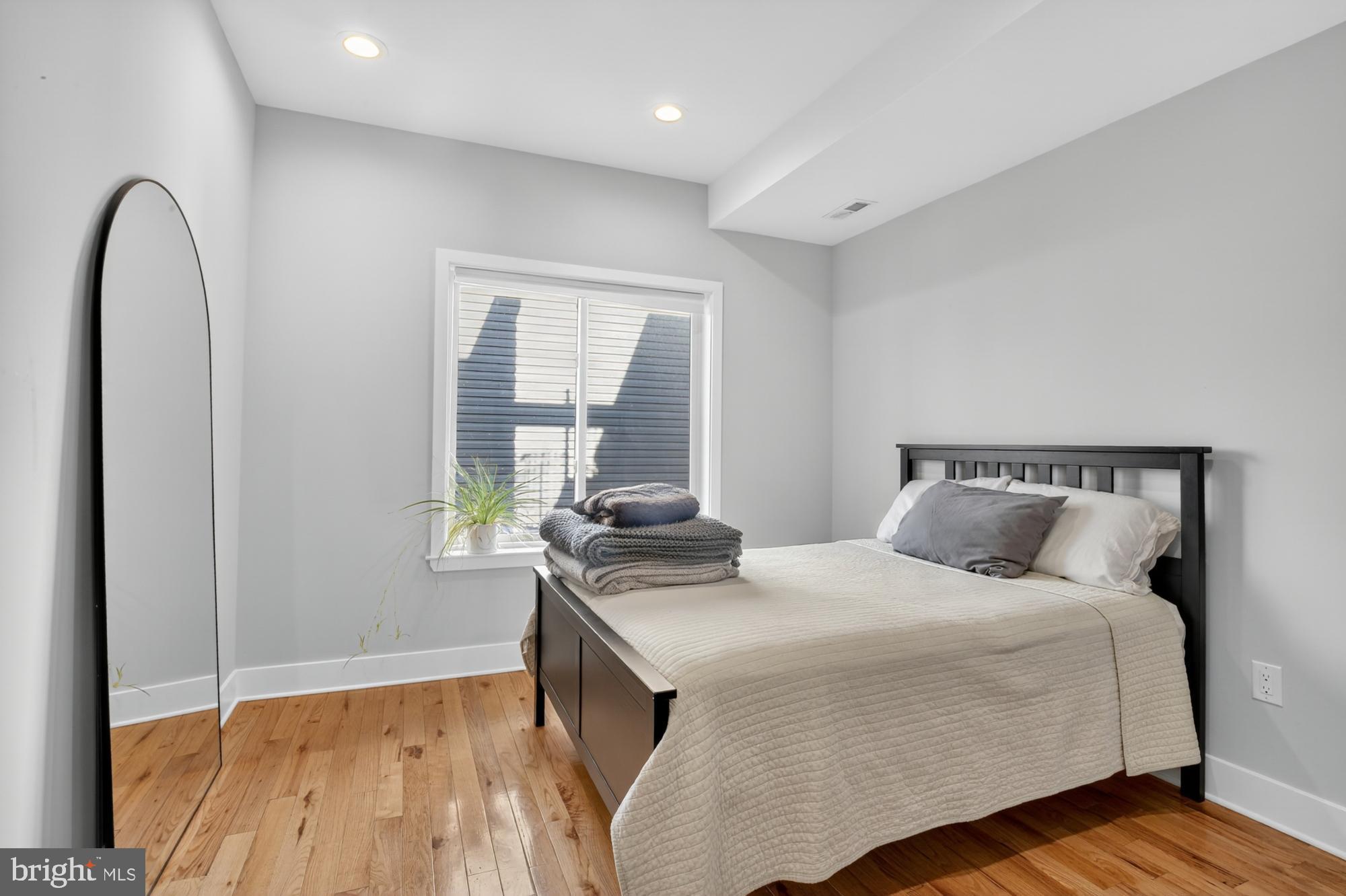 NORRIS SQUARE - Residential Lease