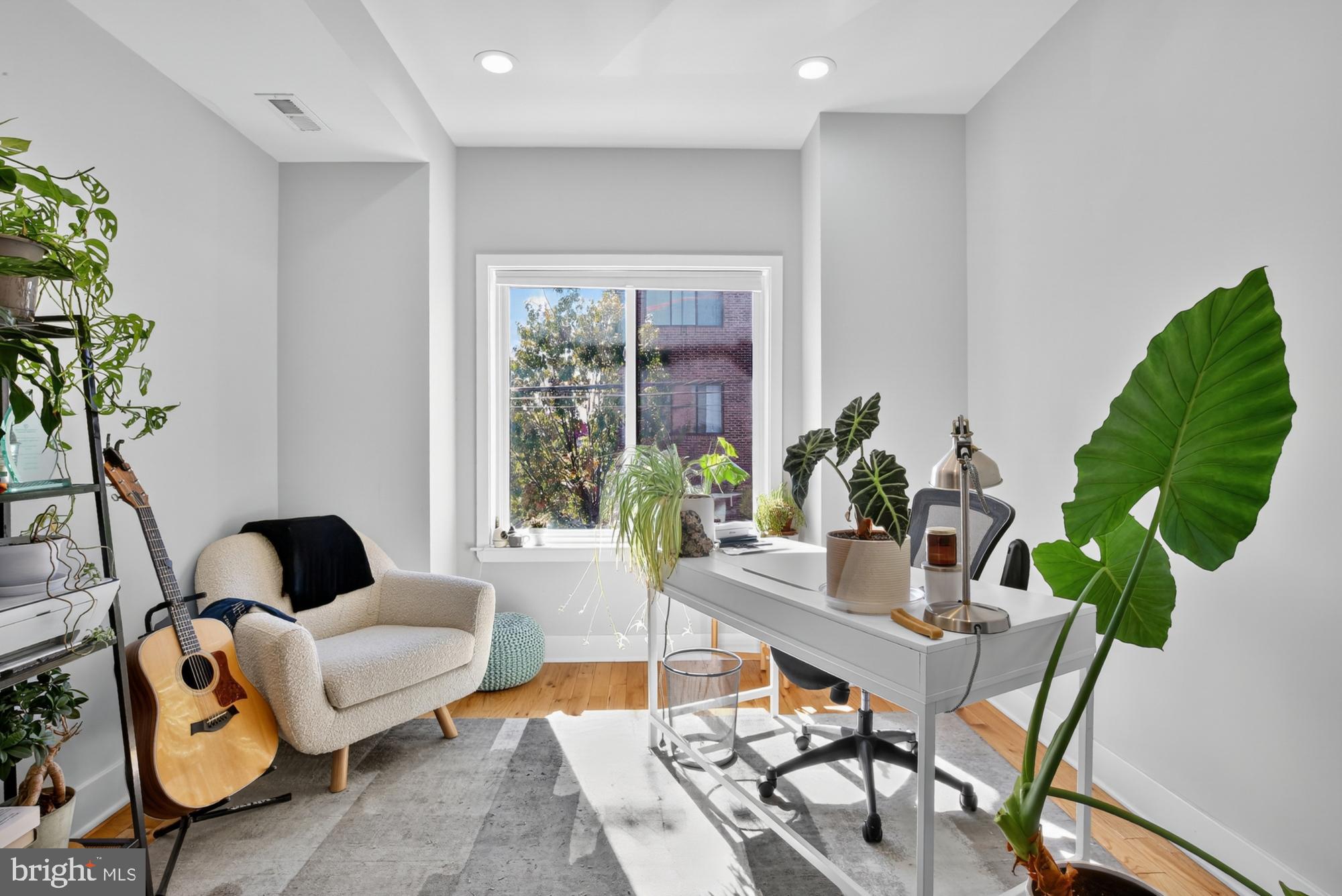 NORRIS SQUARE - Residential Lease