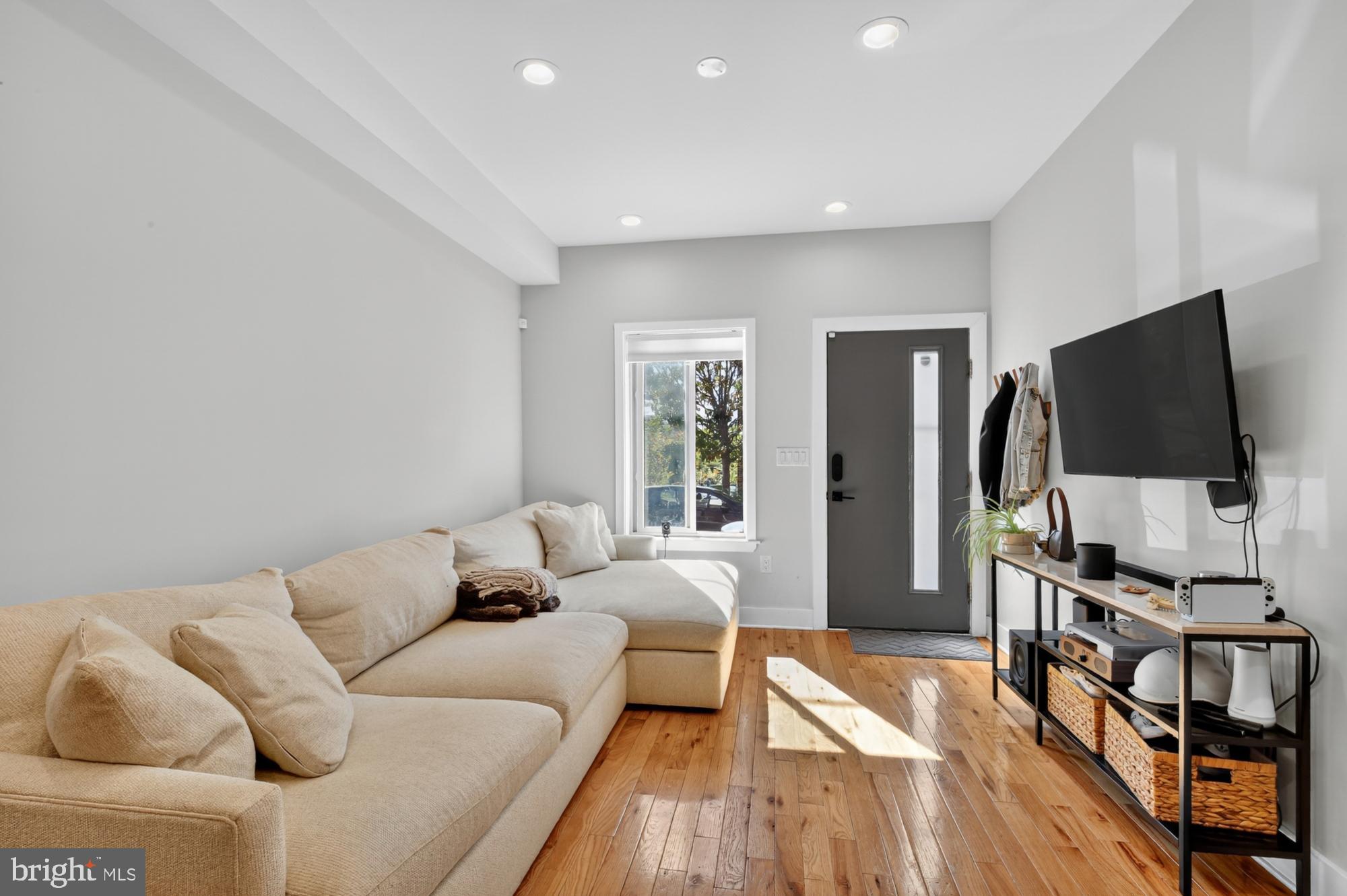 NORRIS SQUARE - Residential Lease