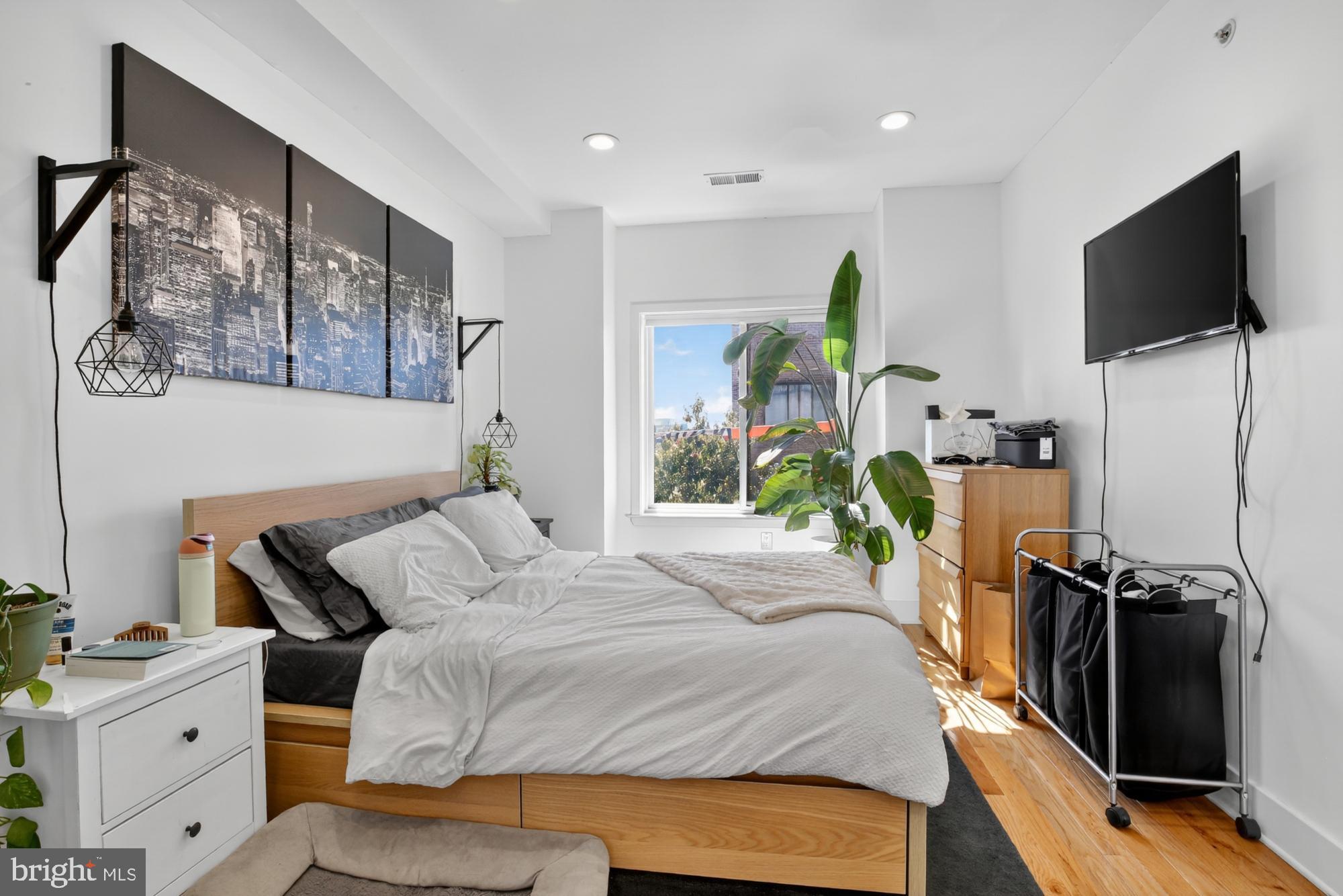 NORRIS SQUARE - Residential Lease