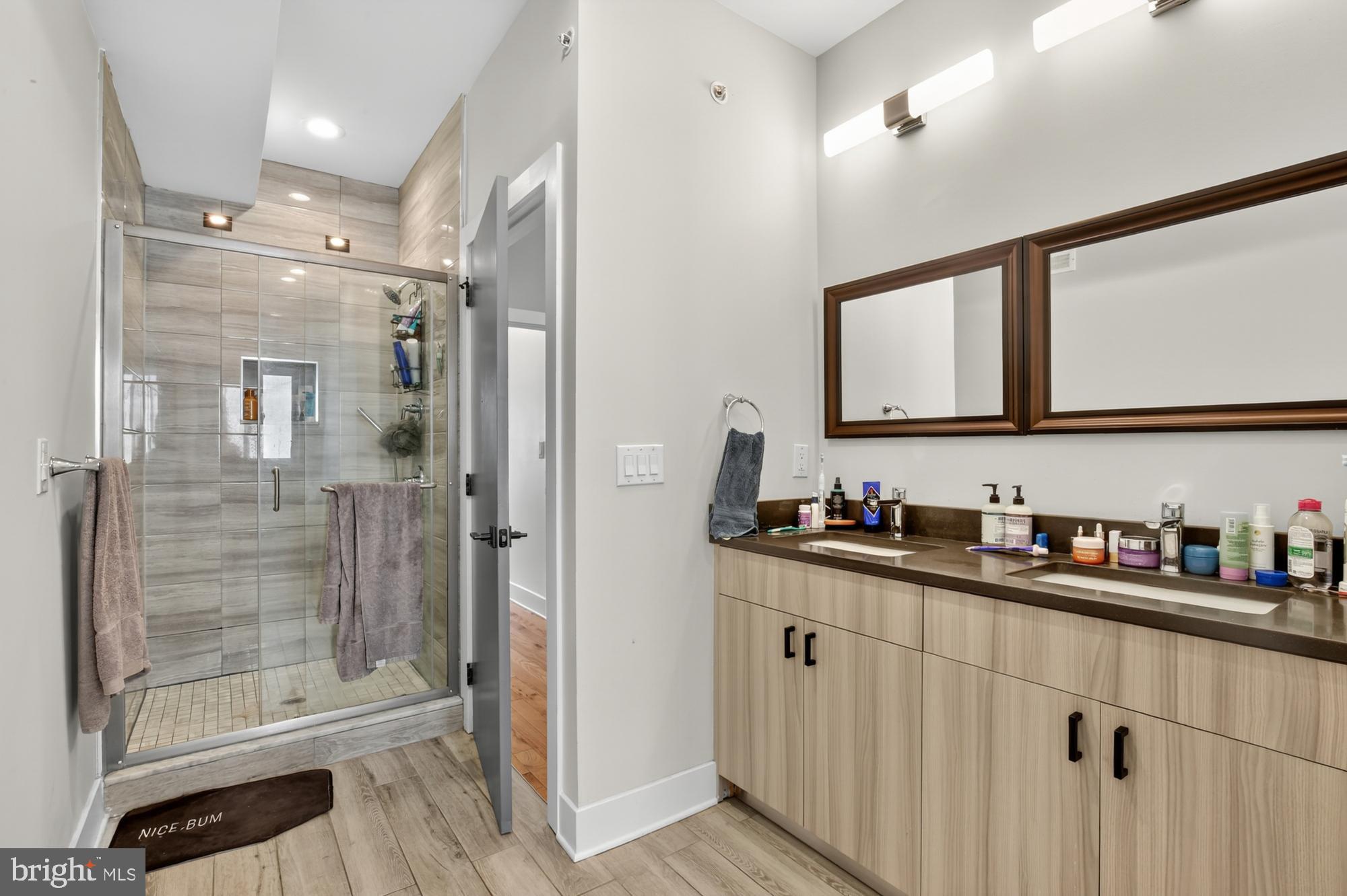 NORRIS SQUARE - Residential Lease