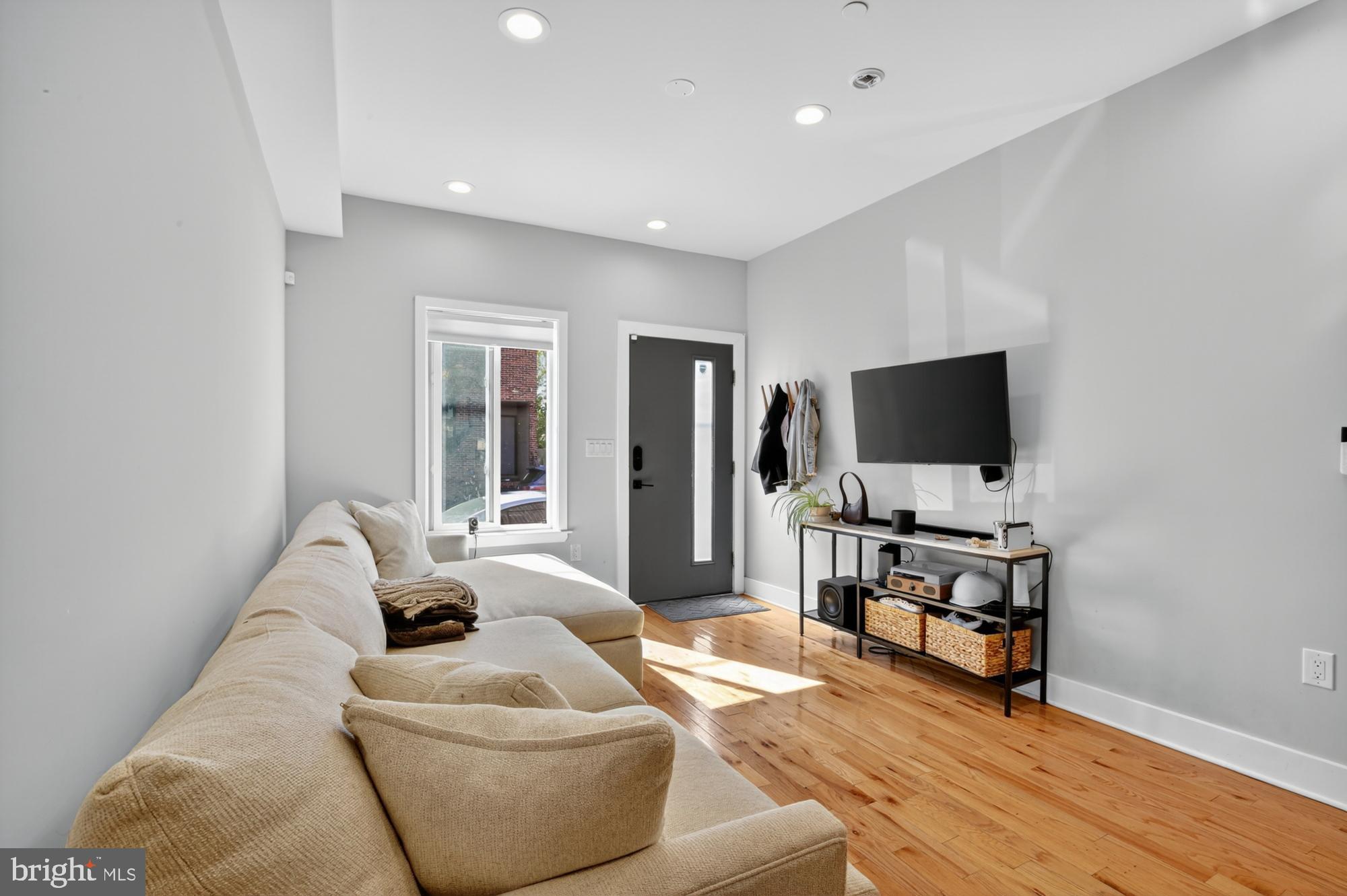 NORRIS SQUARE - Residential Lease