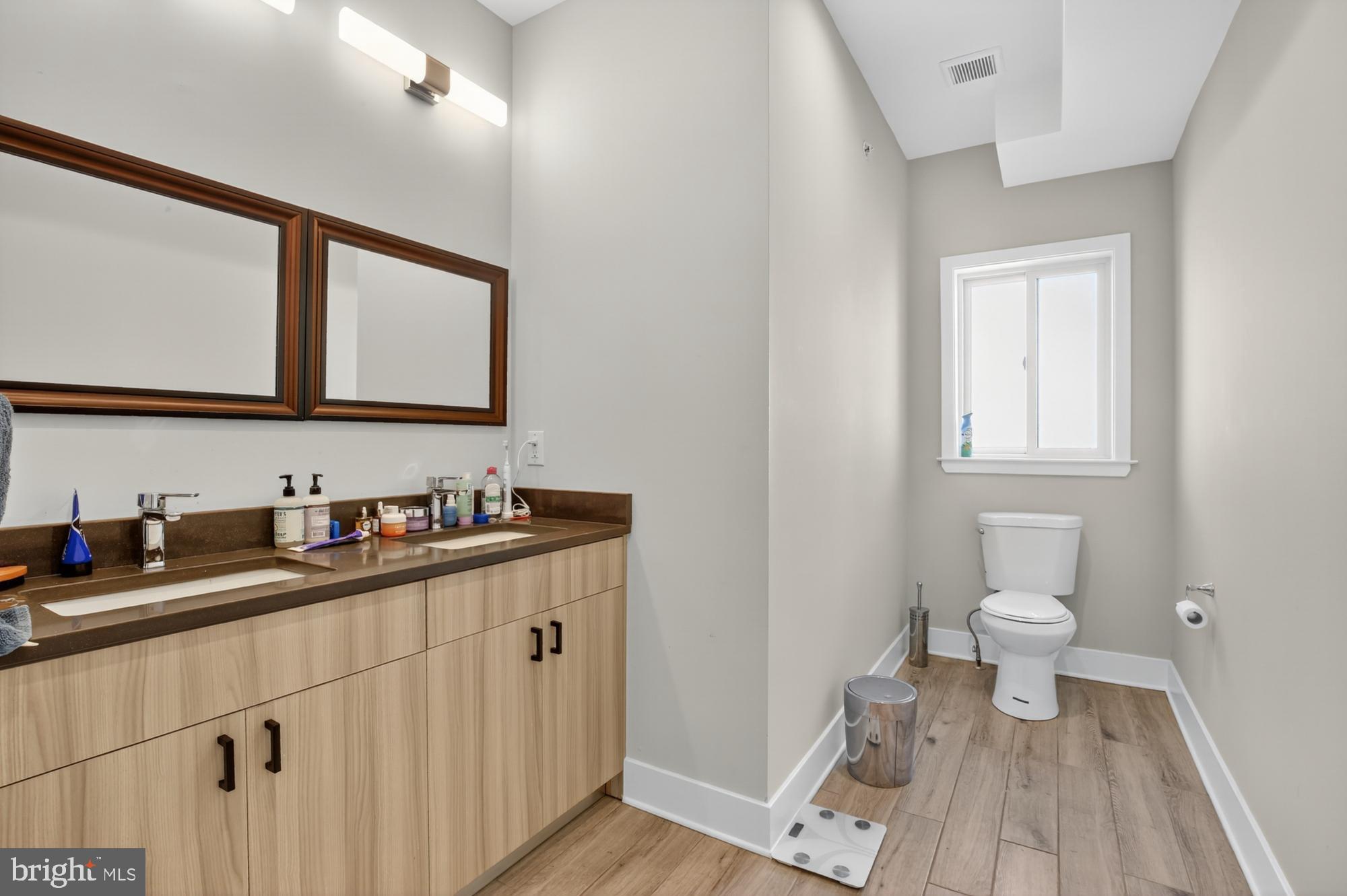 NORRIS SQUARE - Residential Lease