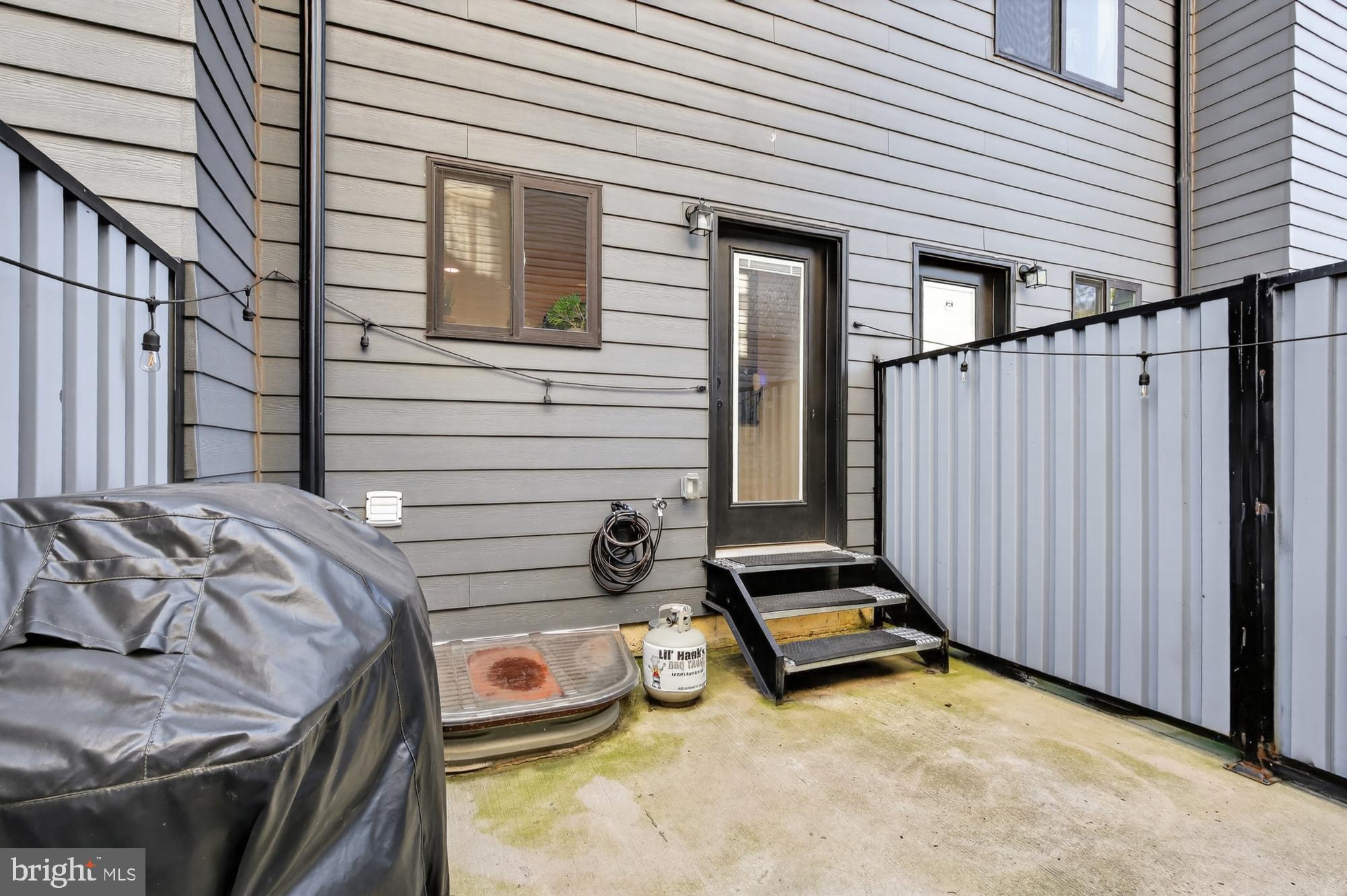 NORRIS SQUARE - Residential Lease