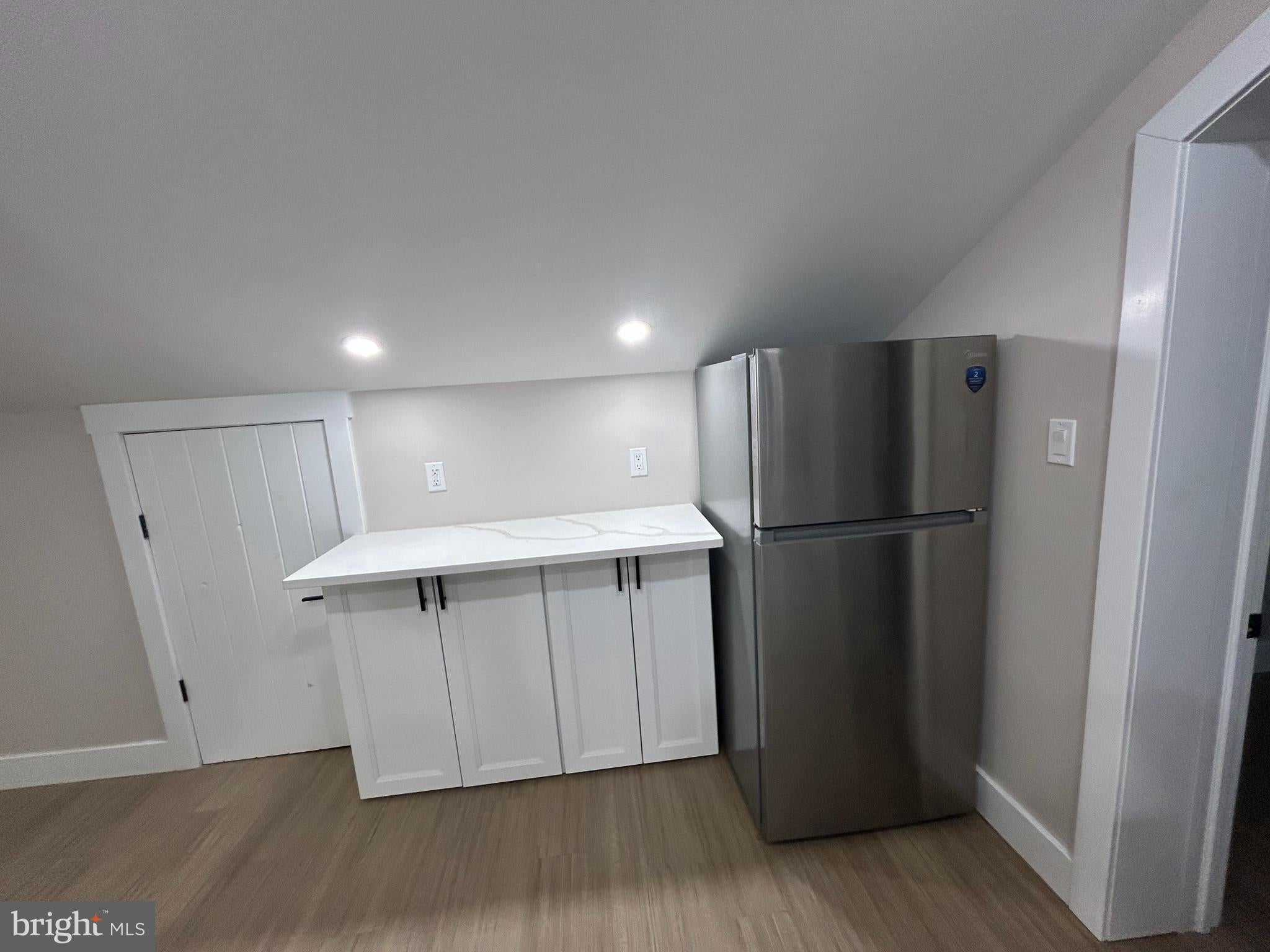 71 DREAMLAND PARK DRIVE PENTHOUSE