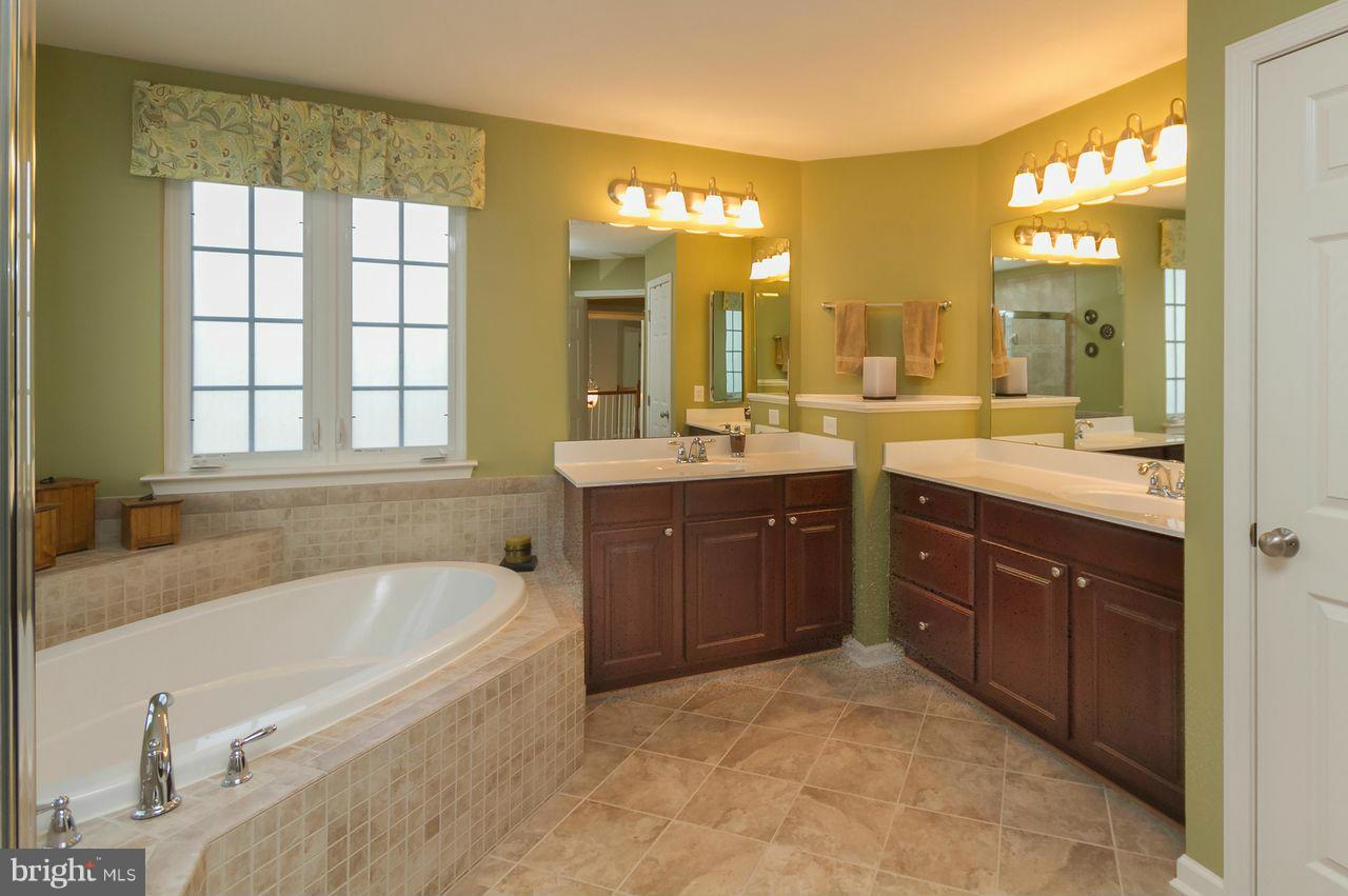 RIVA TRACE - Residential Lease