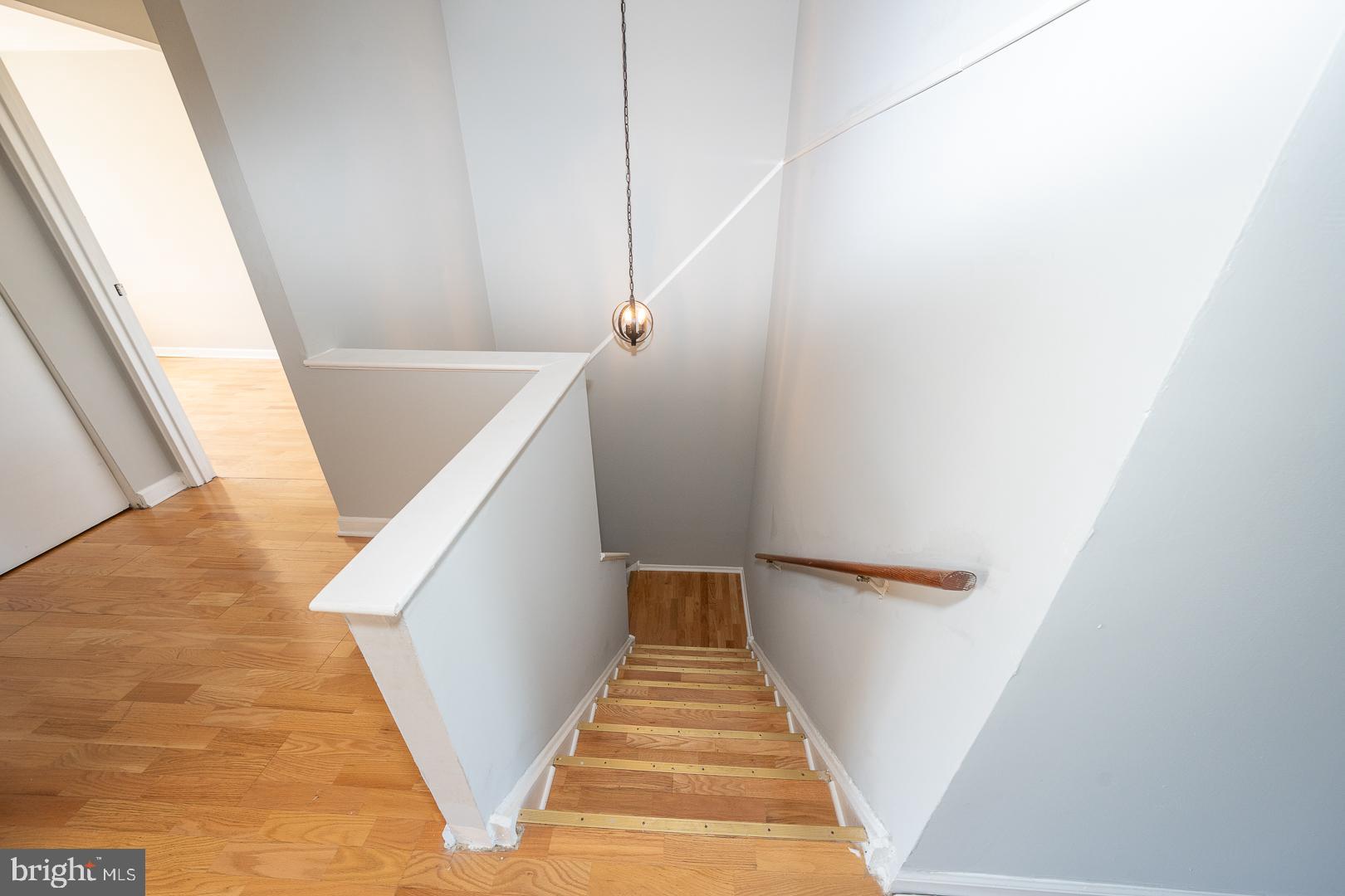 1310 MEADOWVIEW LANE