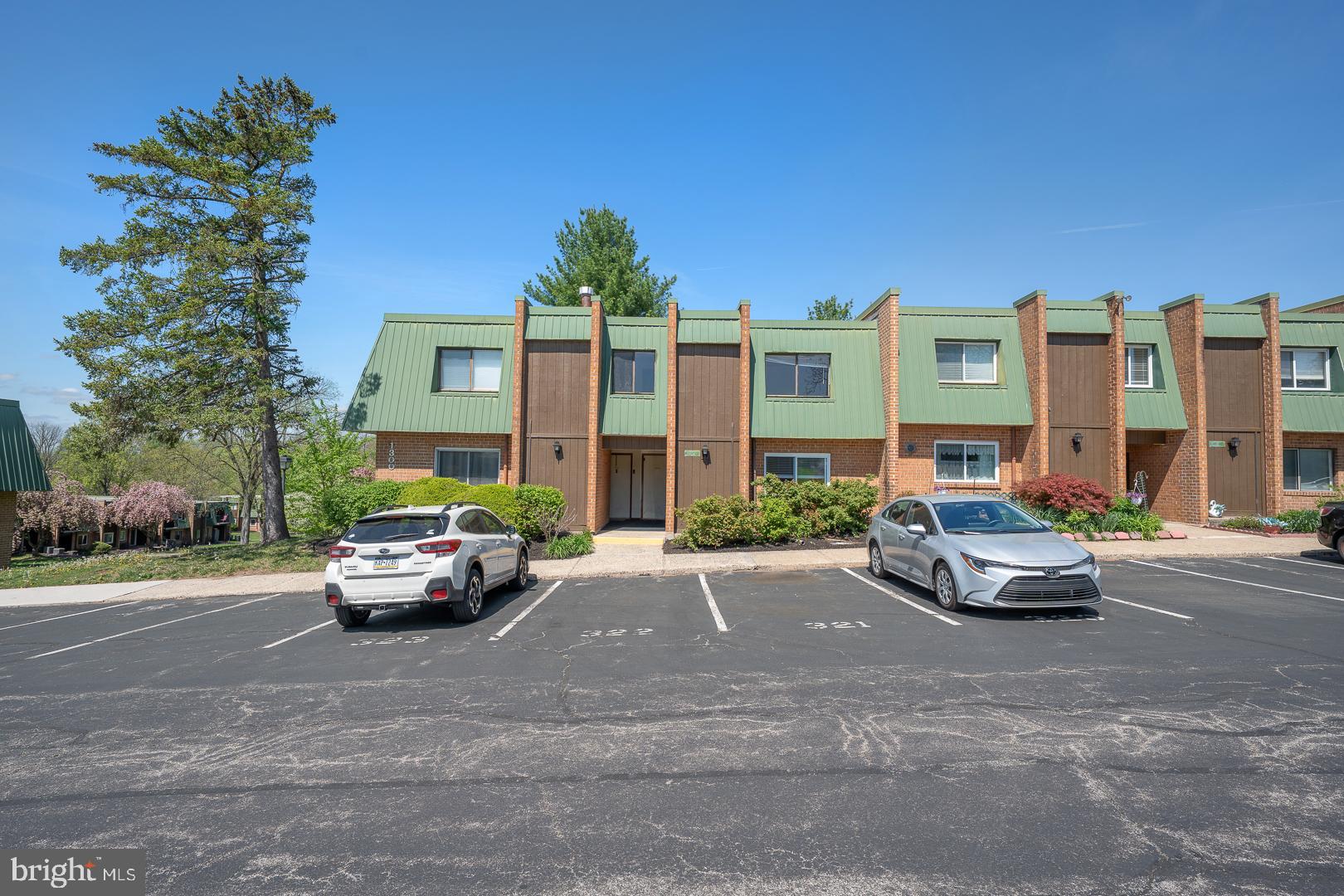 1310 MEADOWVIEW LANE