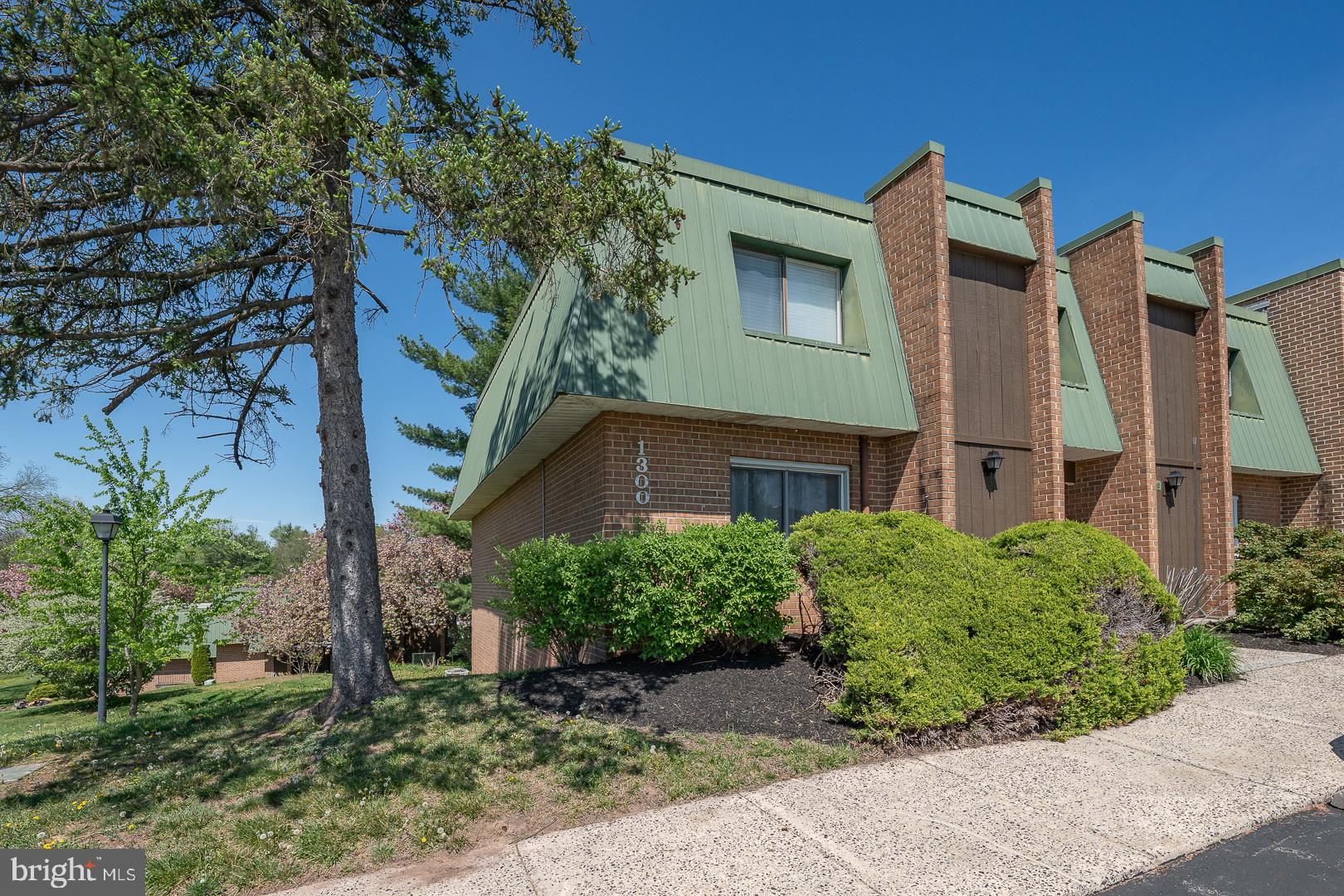 THE MEADOWS - Residential