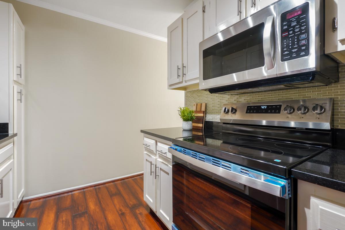 ROSSMOOR MUTUAL #11 - Residential