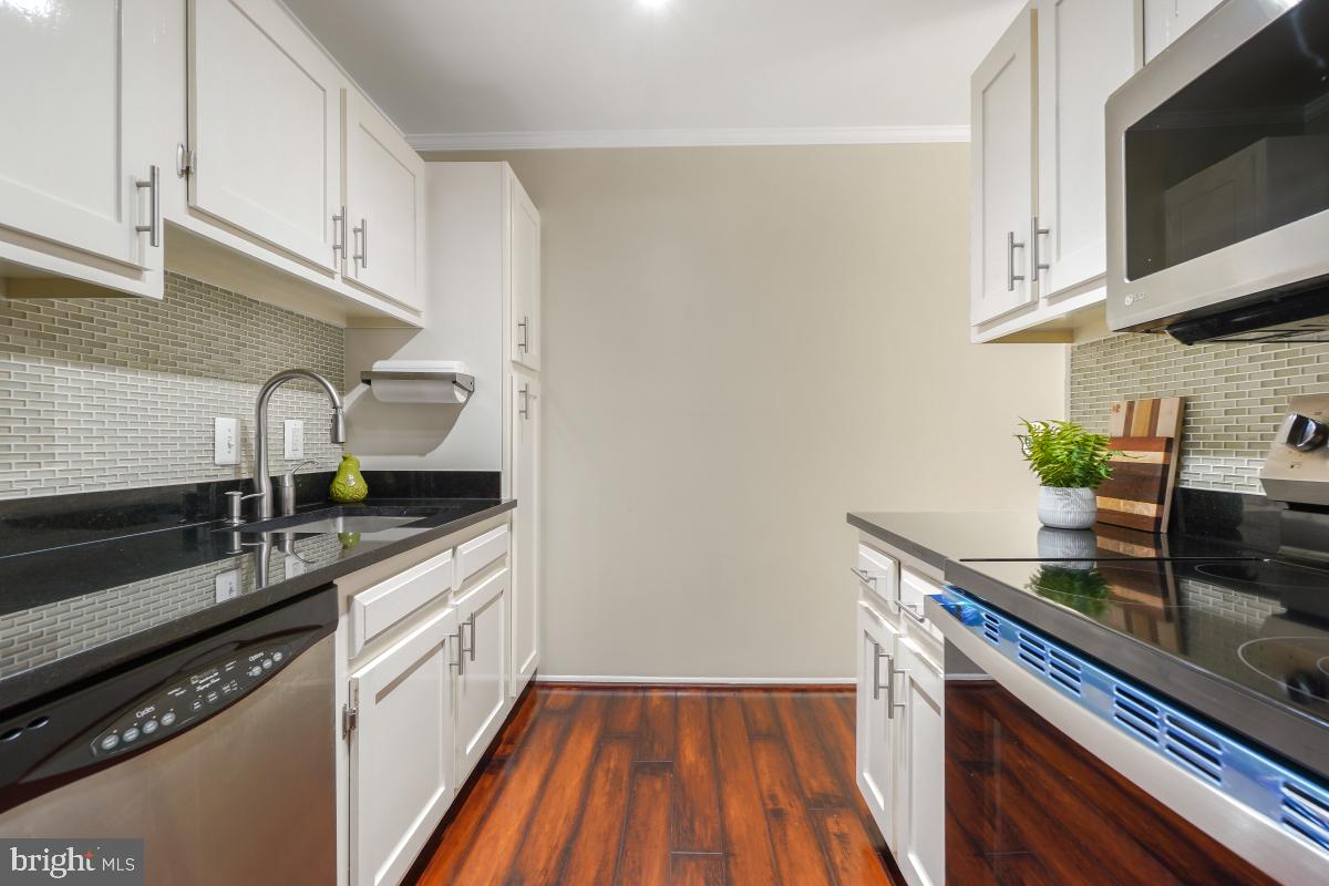 ROSSMOOR MUTUAL #11 - Residential