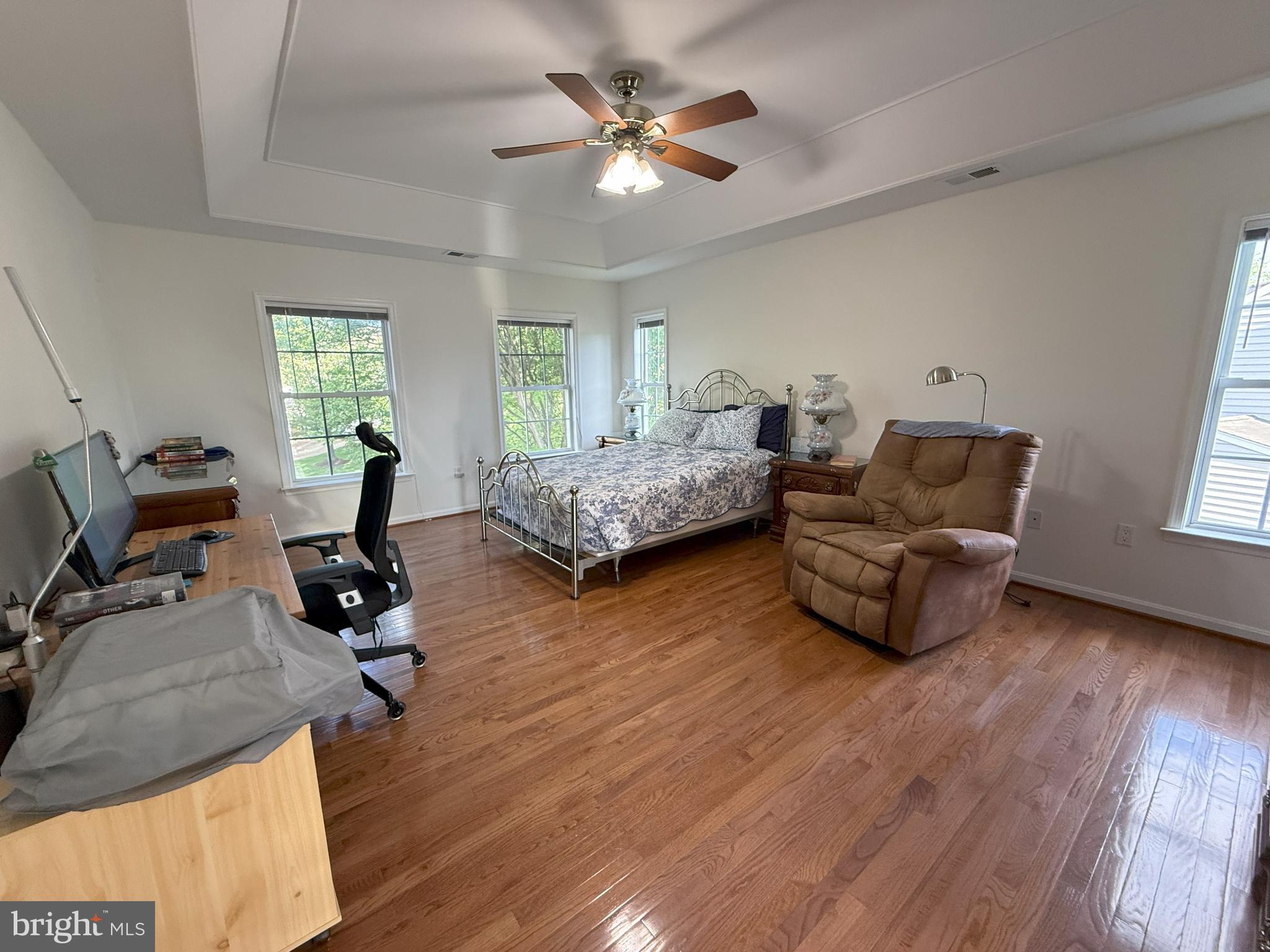 ASHBURN VILLAGE - Residential