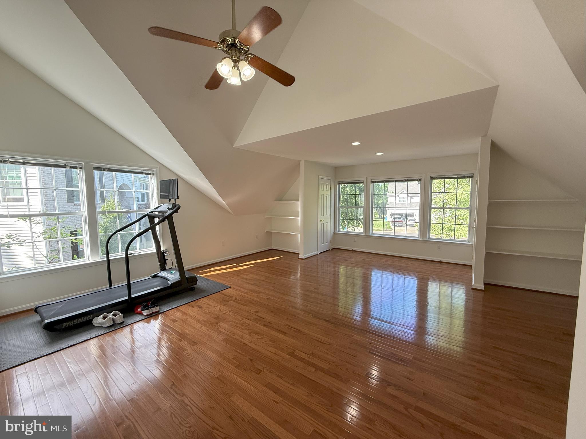 ASHBURN VILLAGE - Residential