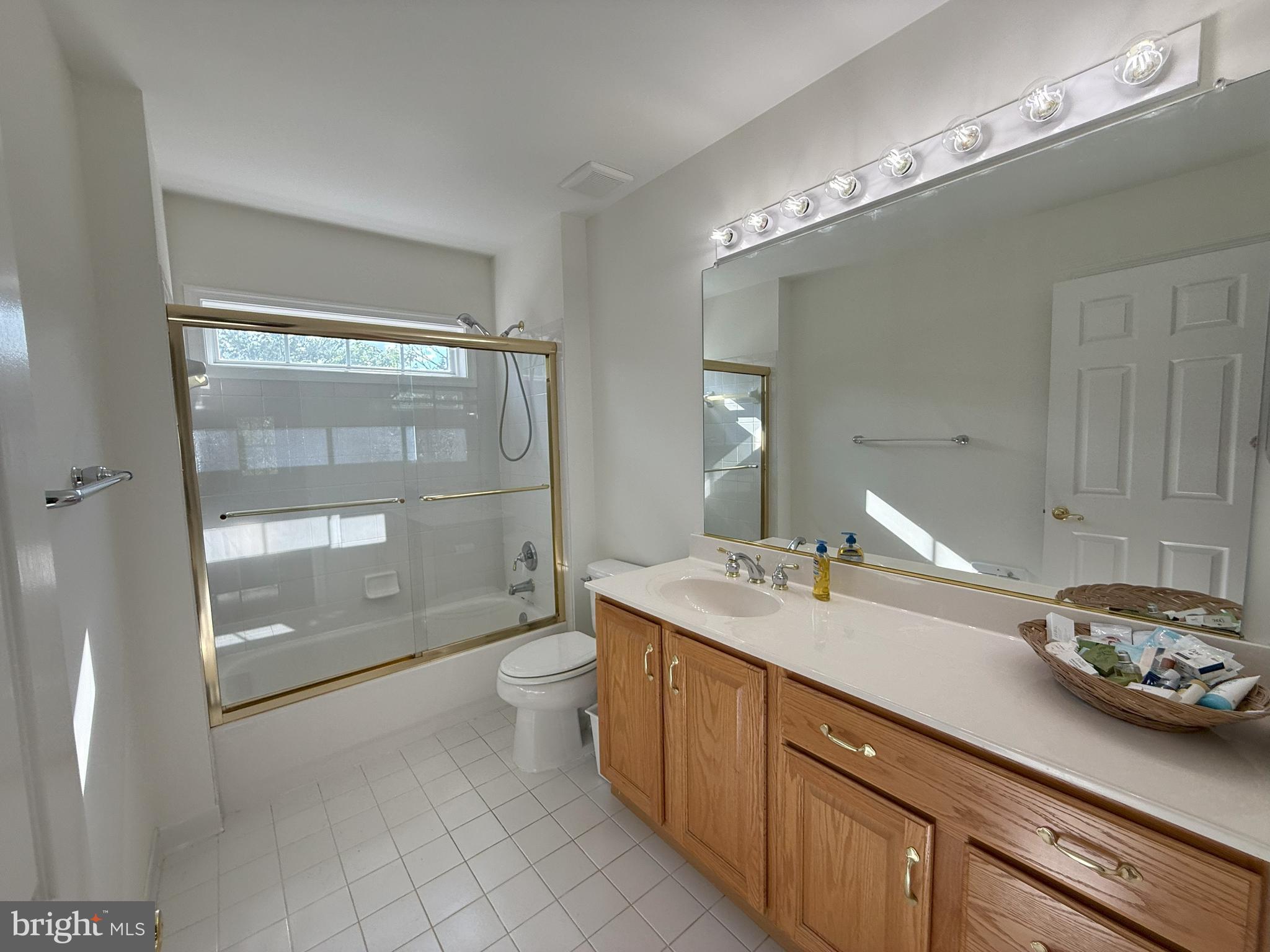 ASHBURN VILLAGE - Residential