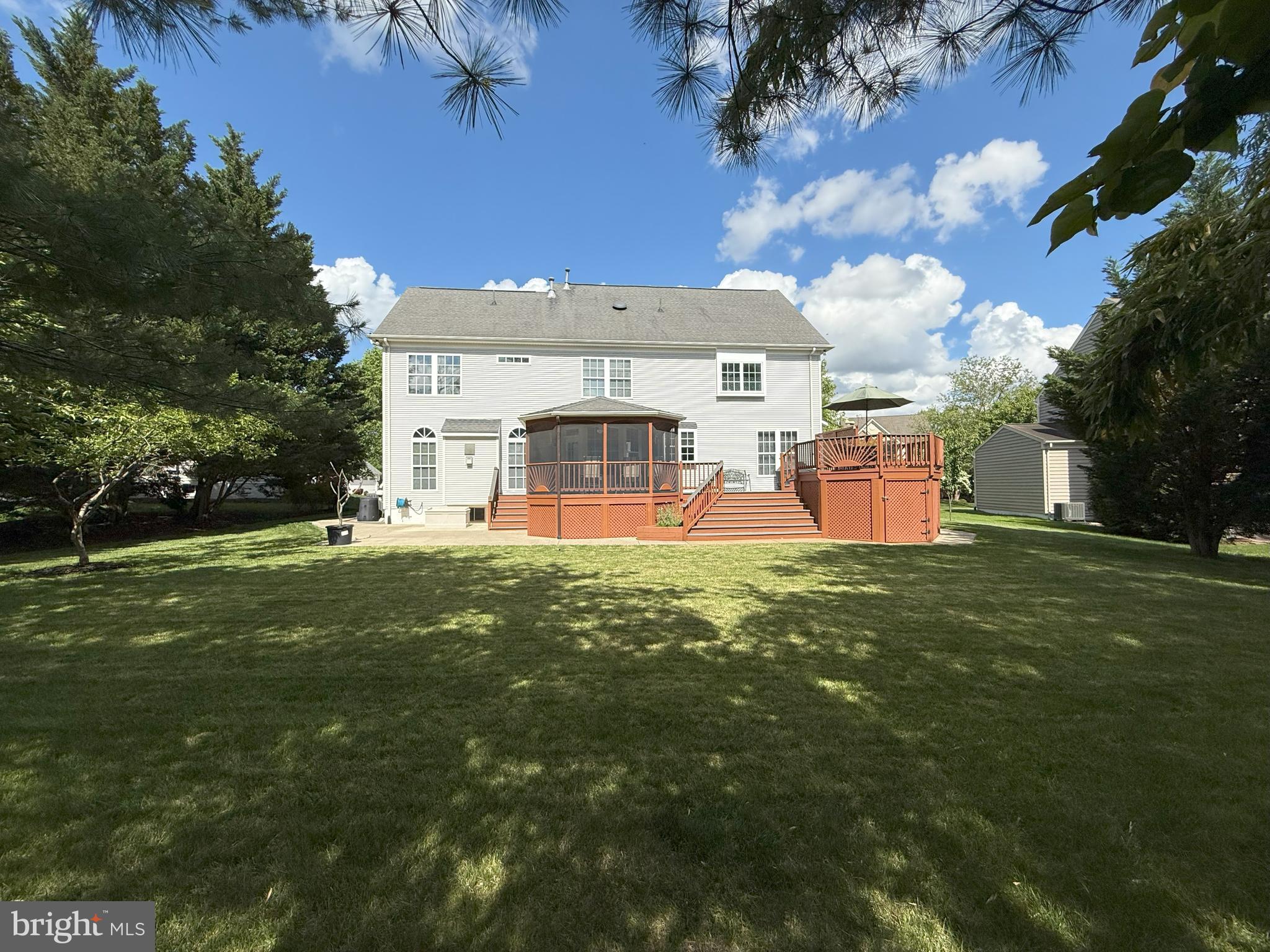 ASHBURN VILLAGE - Residential