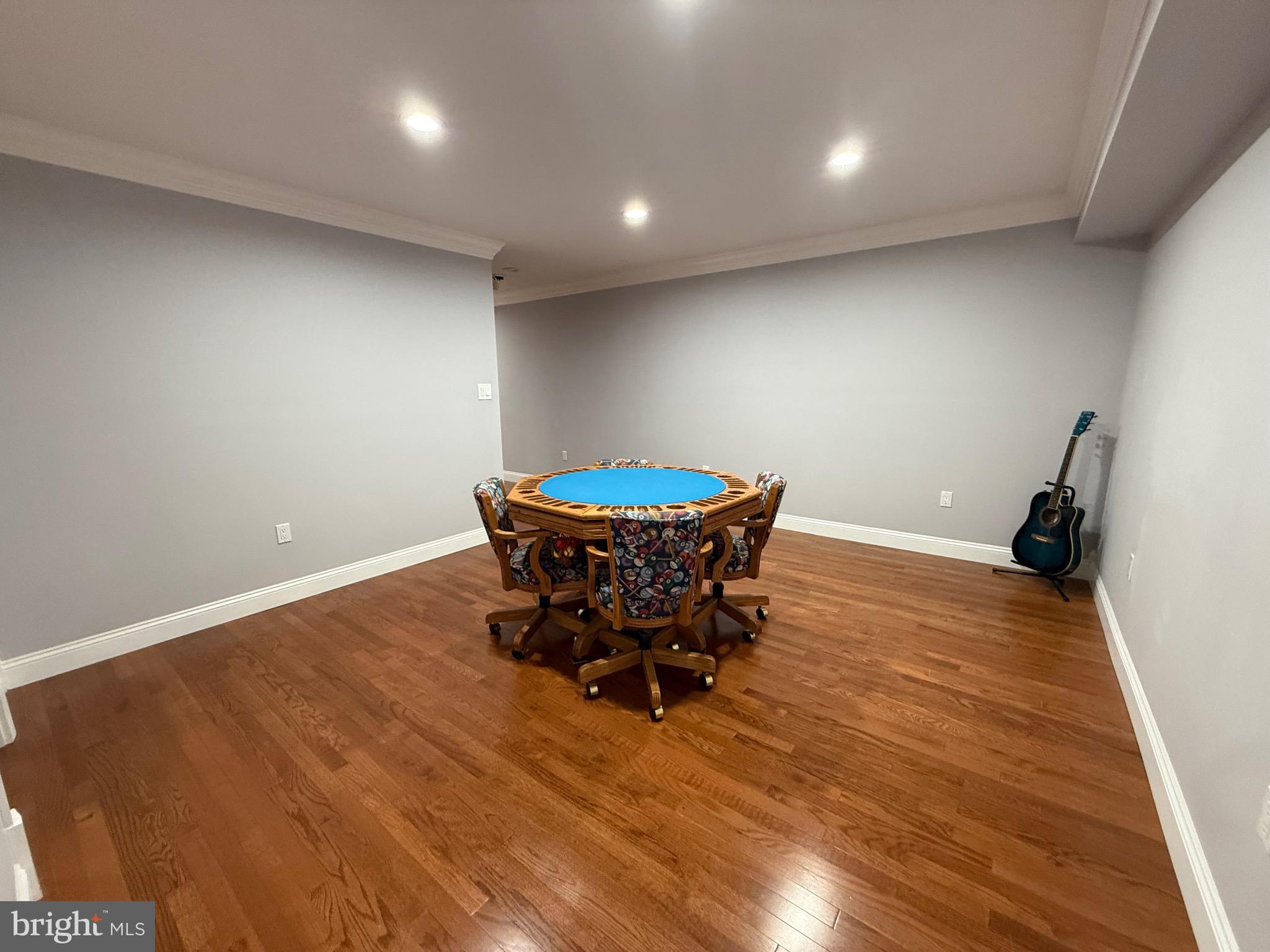 ASHBURN VILLAGE - Residential