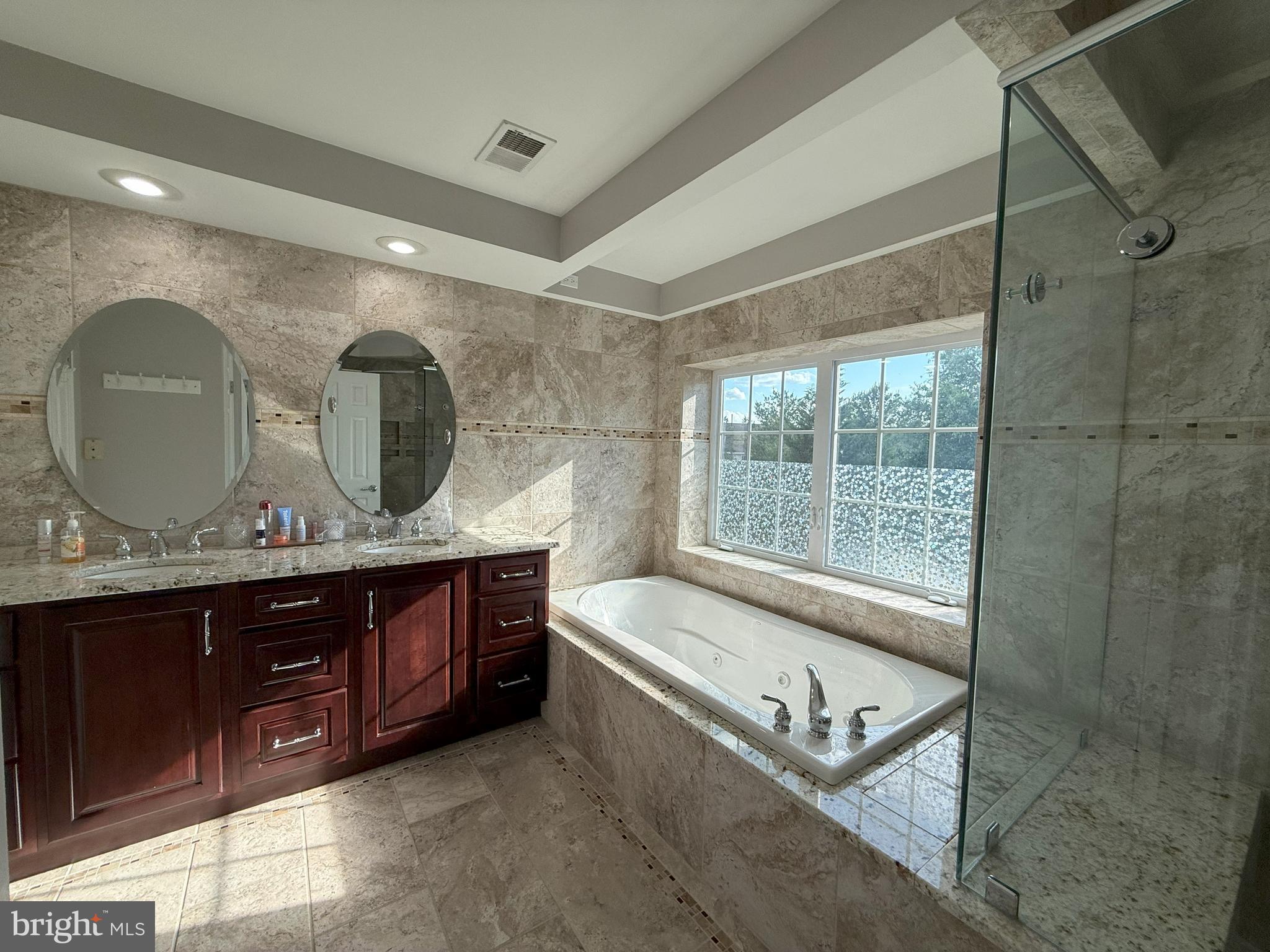 ASHBURN VILLAGE - Residential