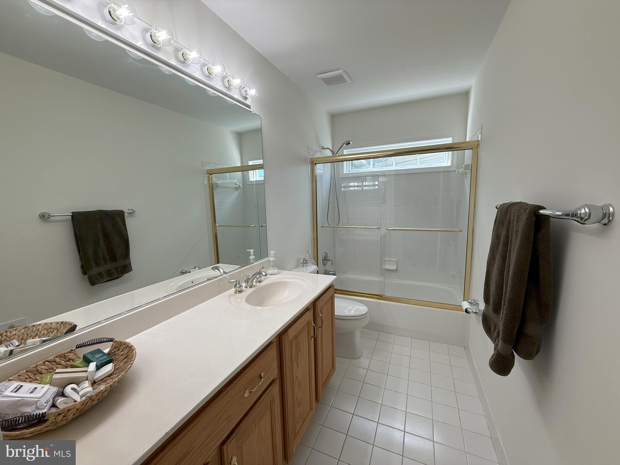 ASHBURN VILLAGE - Residential