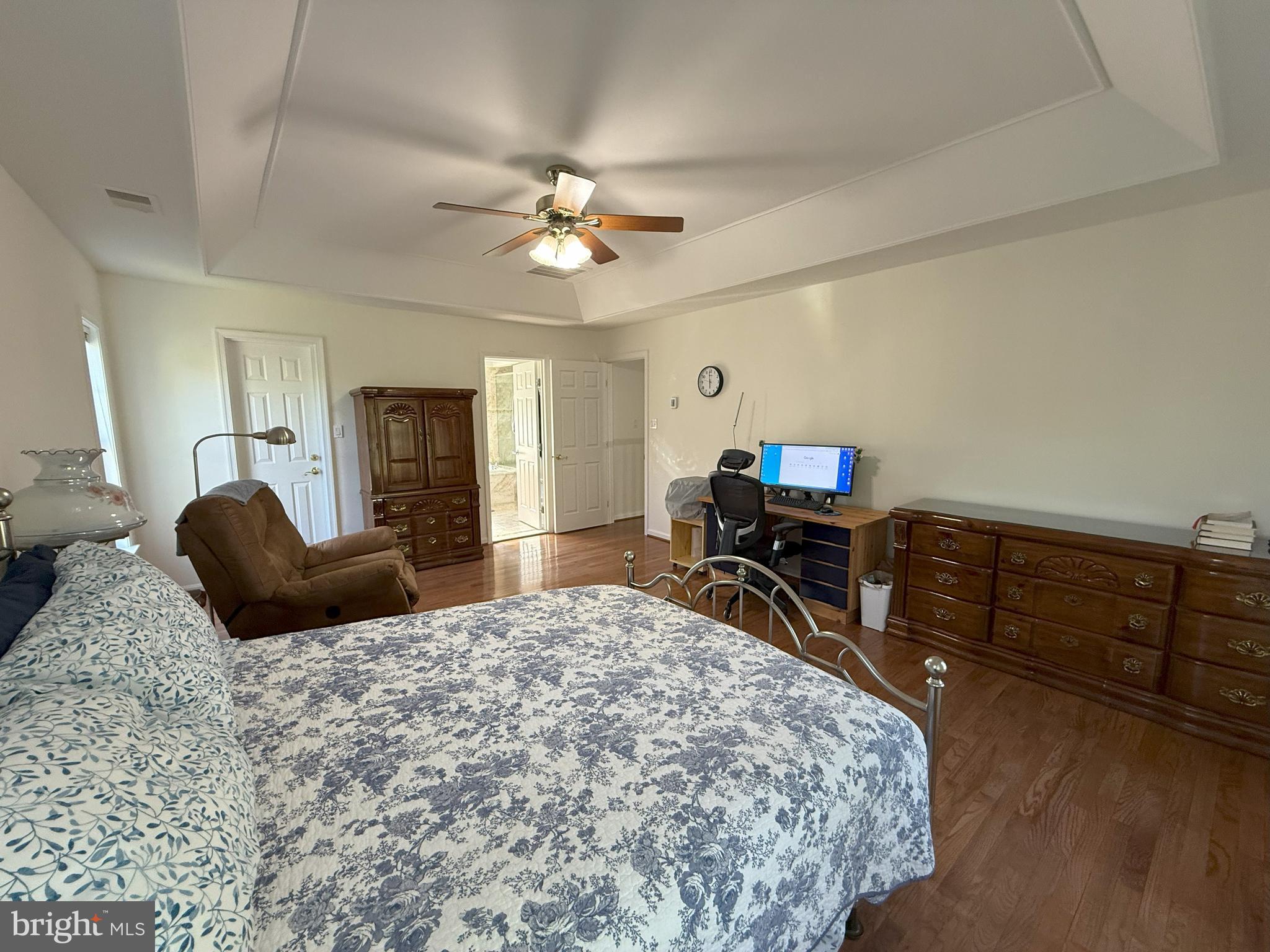 ASHBURN VILLAGE - Residential