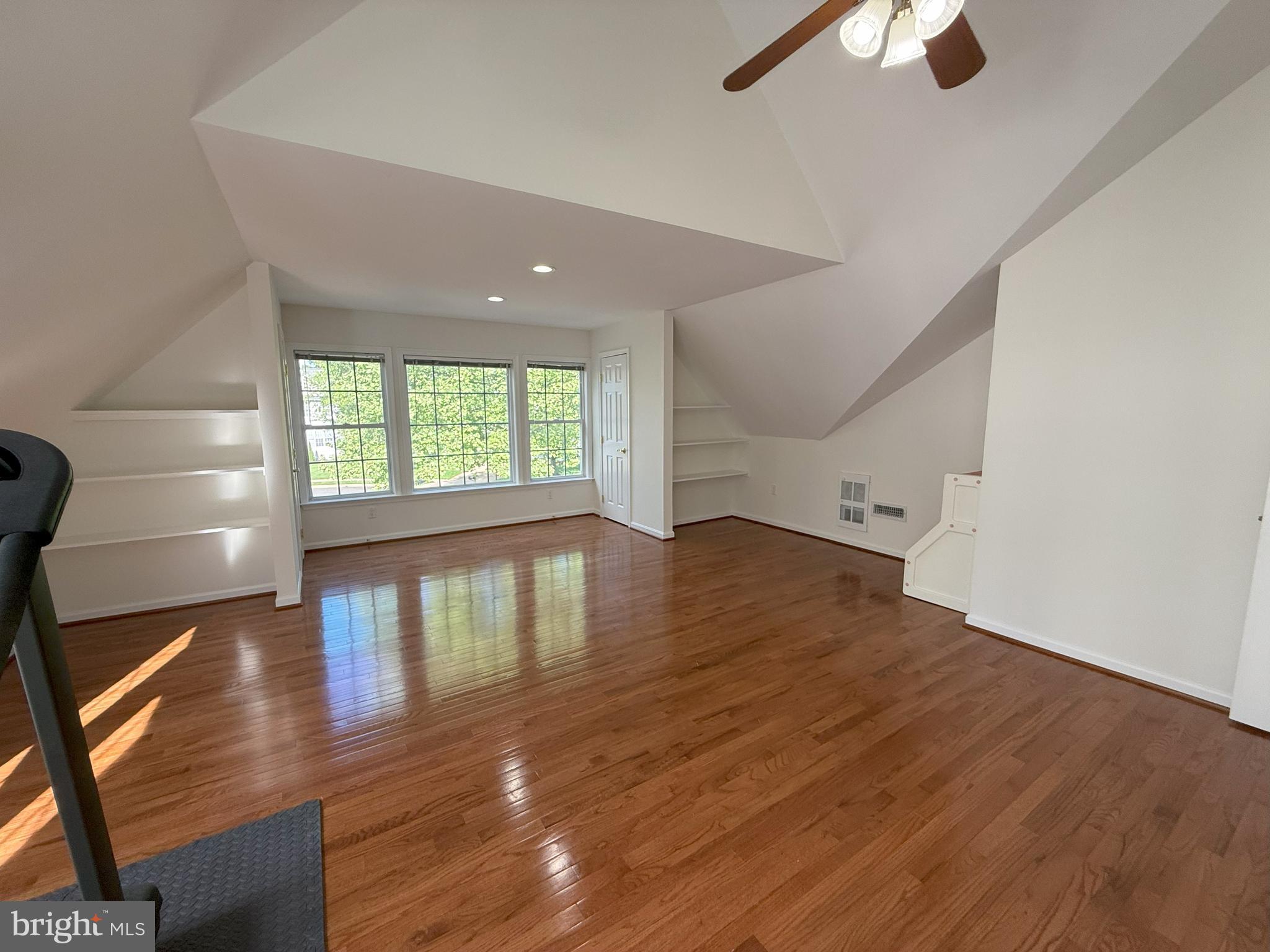 ASHBURN VILLAGE - Residential