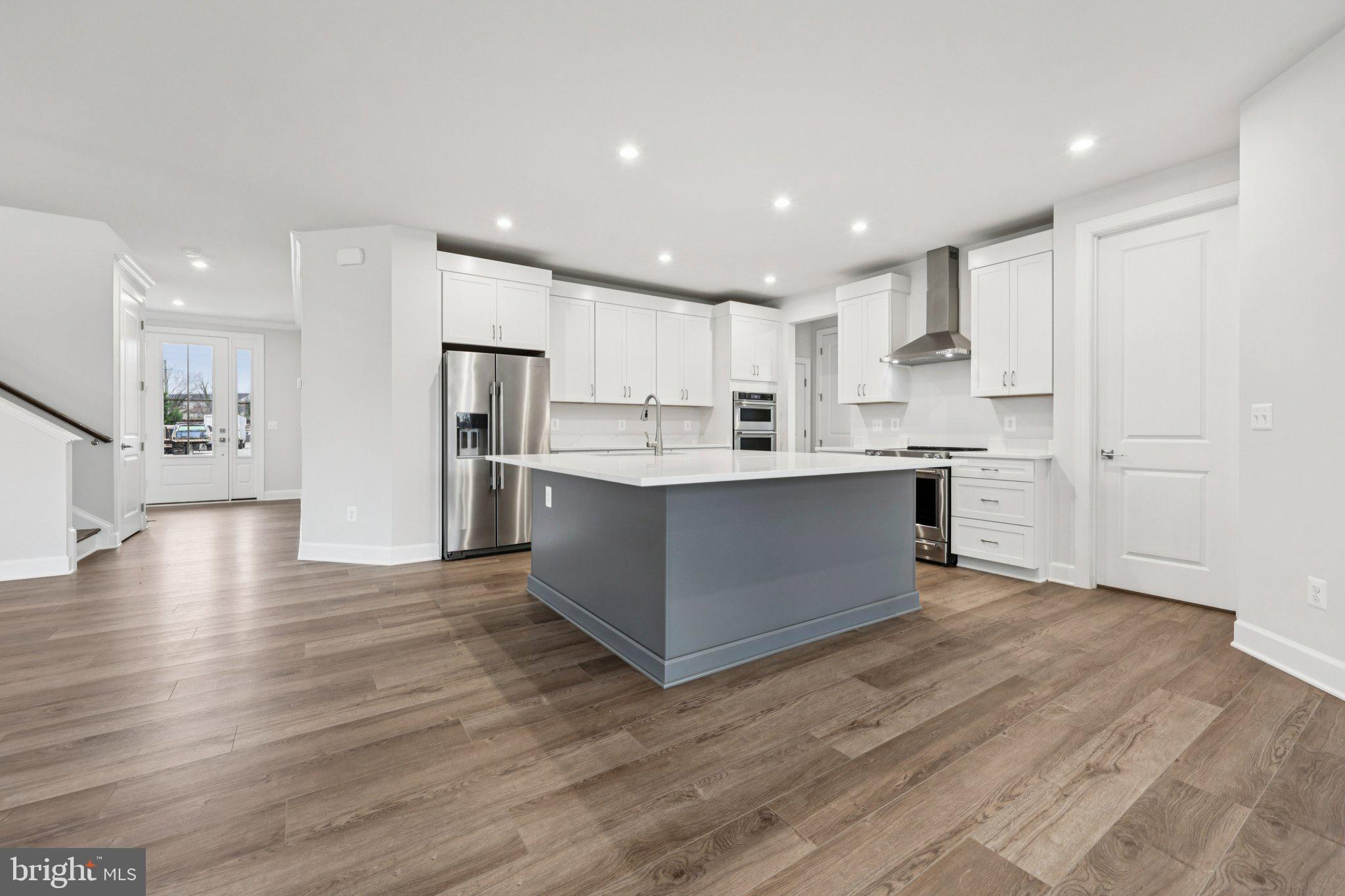 JEFFERSON SQUARE - Residential