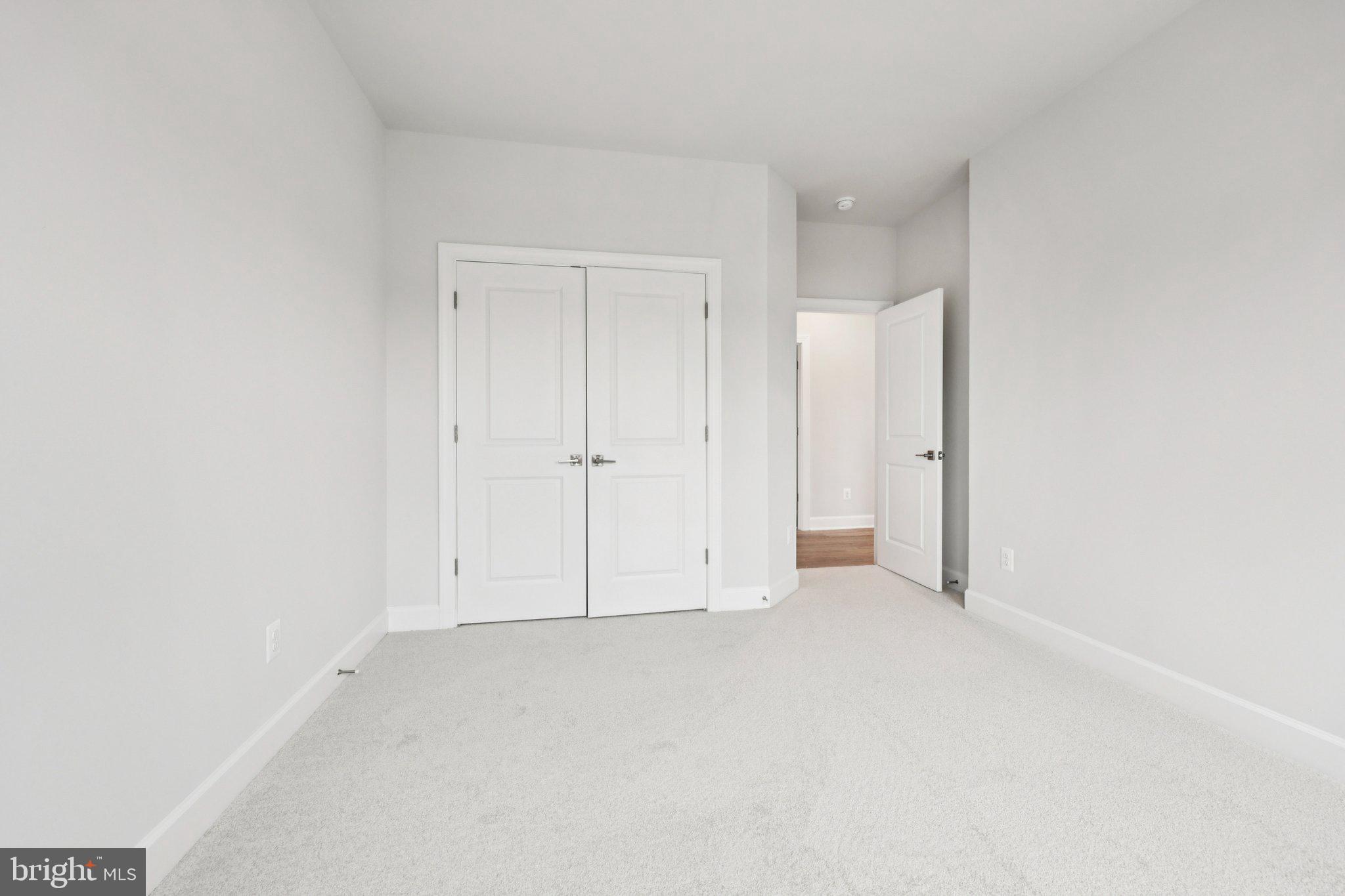 JEFFERSON SQUARE - Residential