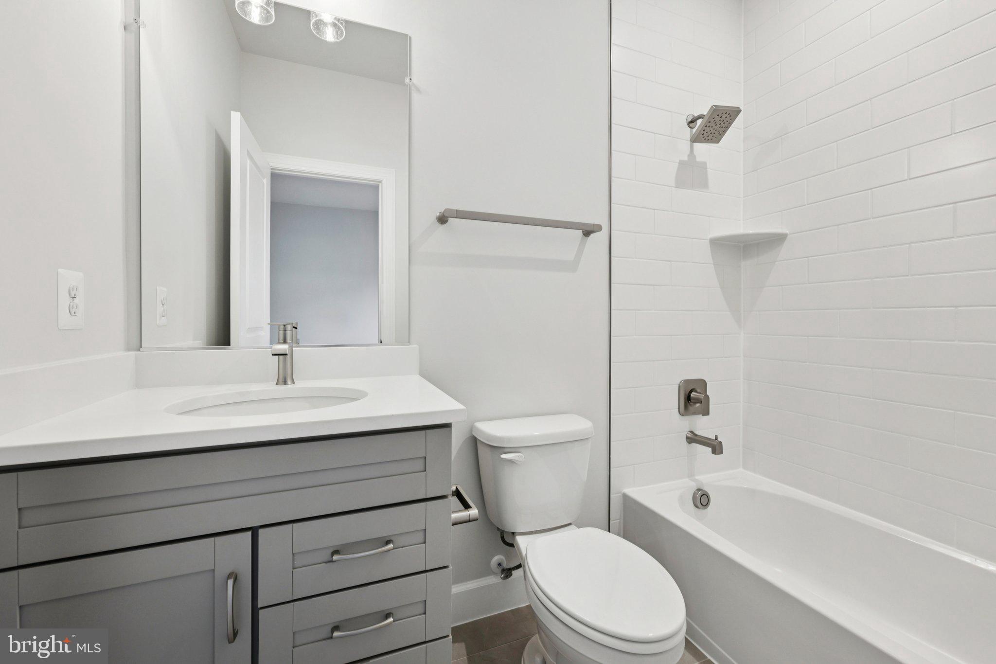 JEFFERSON SQUARE - Residential