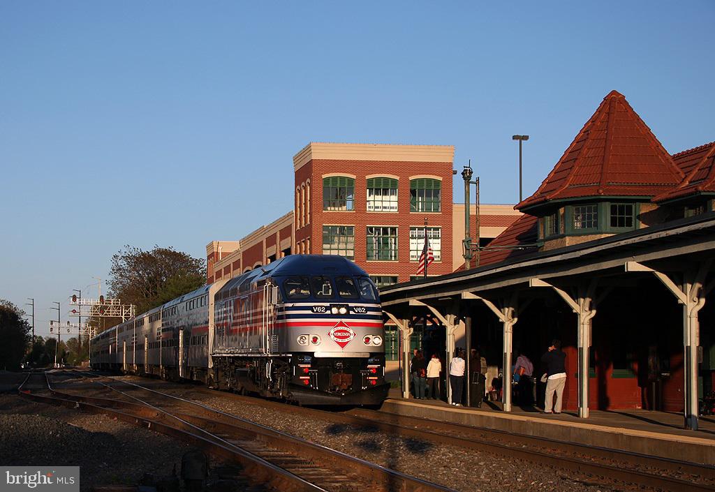 JEFFERSON SQUARE - Residential