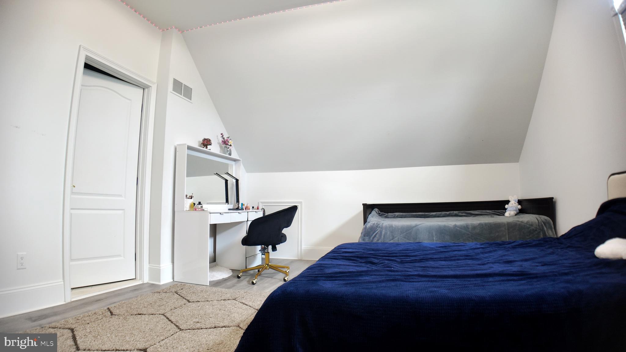 NORTHAMPTON HUNT - Residential
