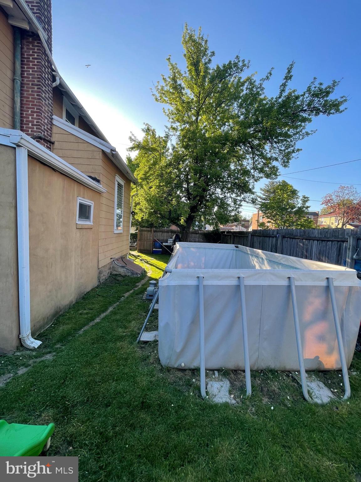 LAWNDALE - Residential