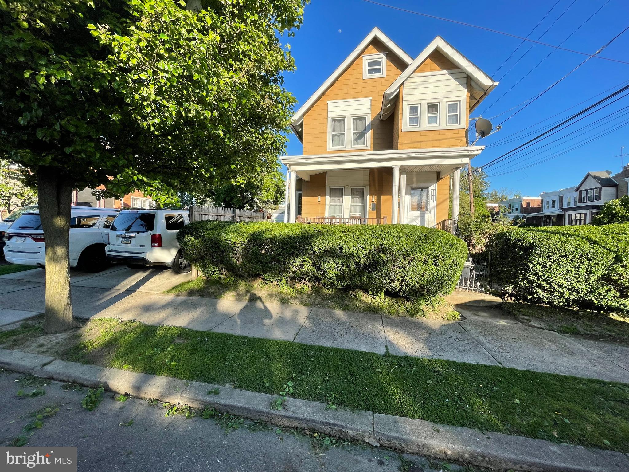 LAWNDALE - Residential