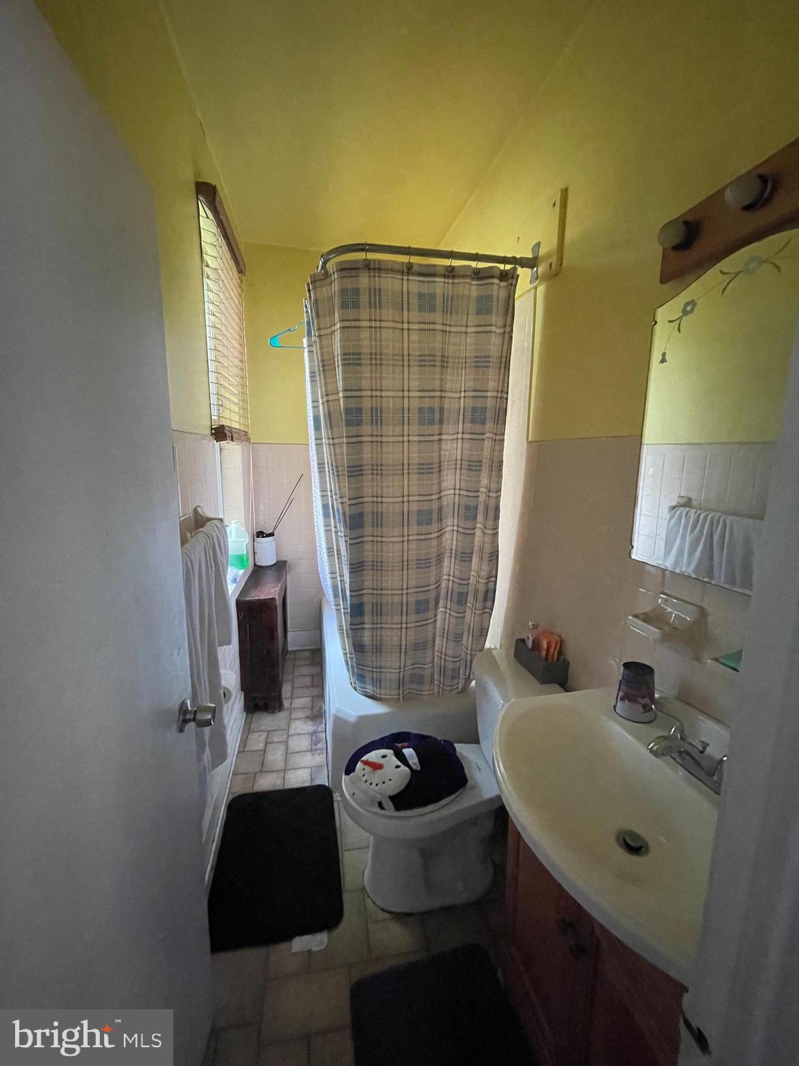 LAWNDALE - Residential