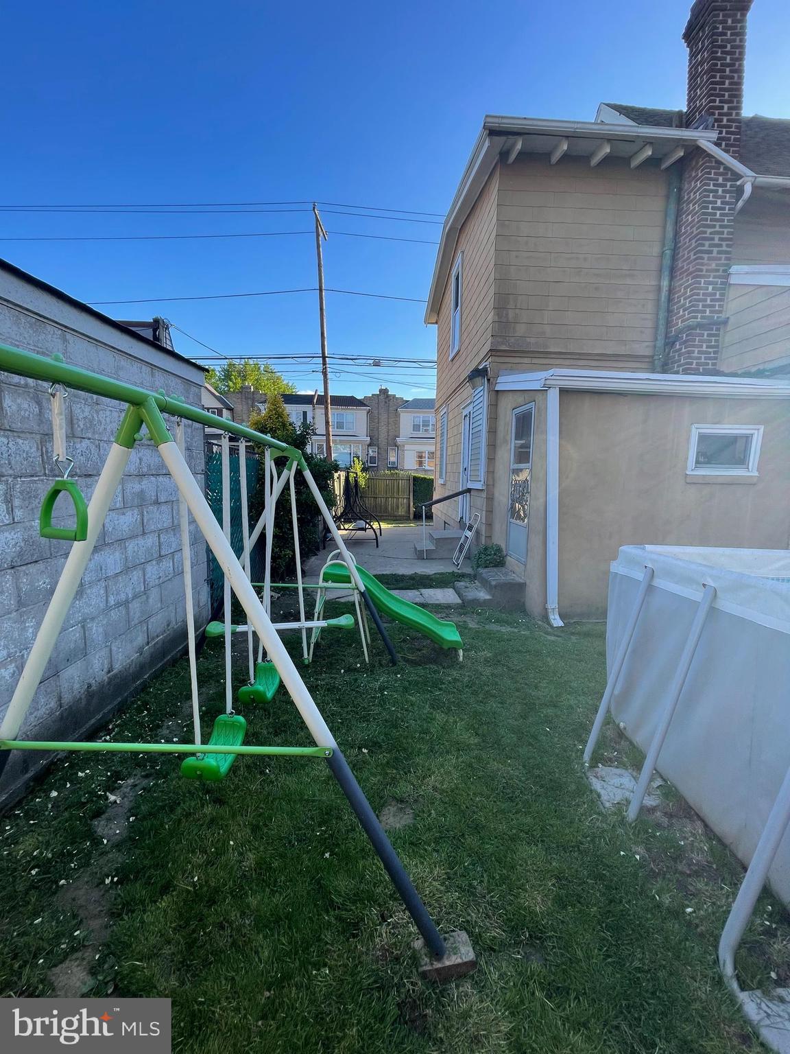 LAWNDALE - Residential