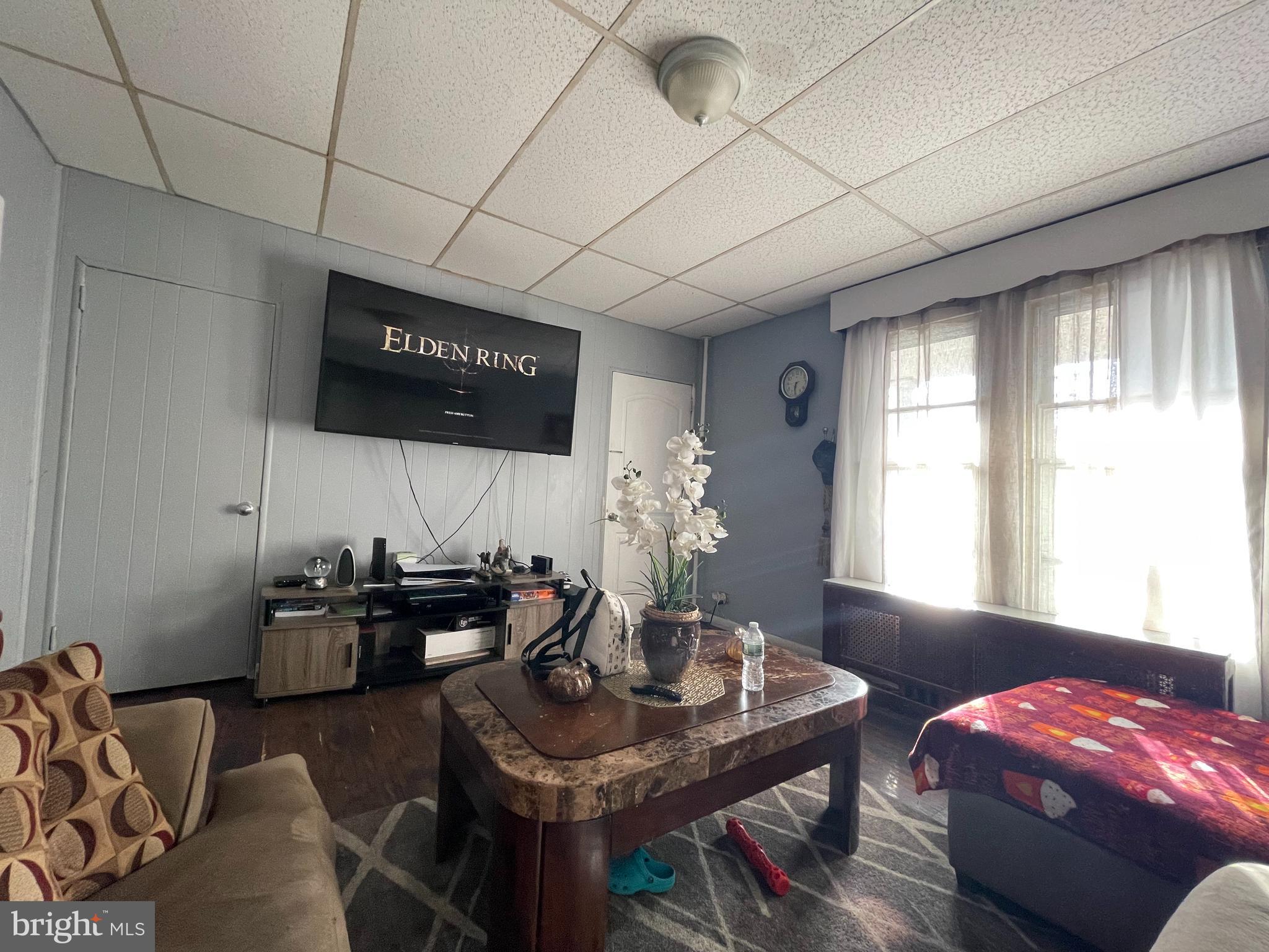 LAWNDALE - Residential