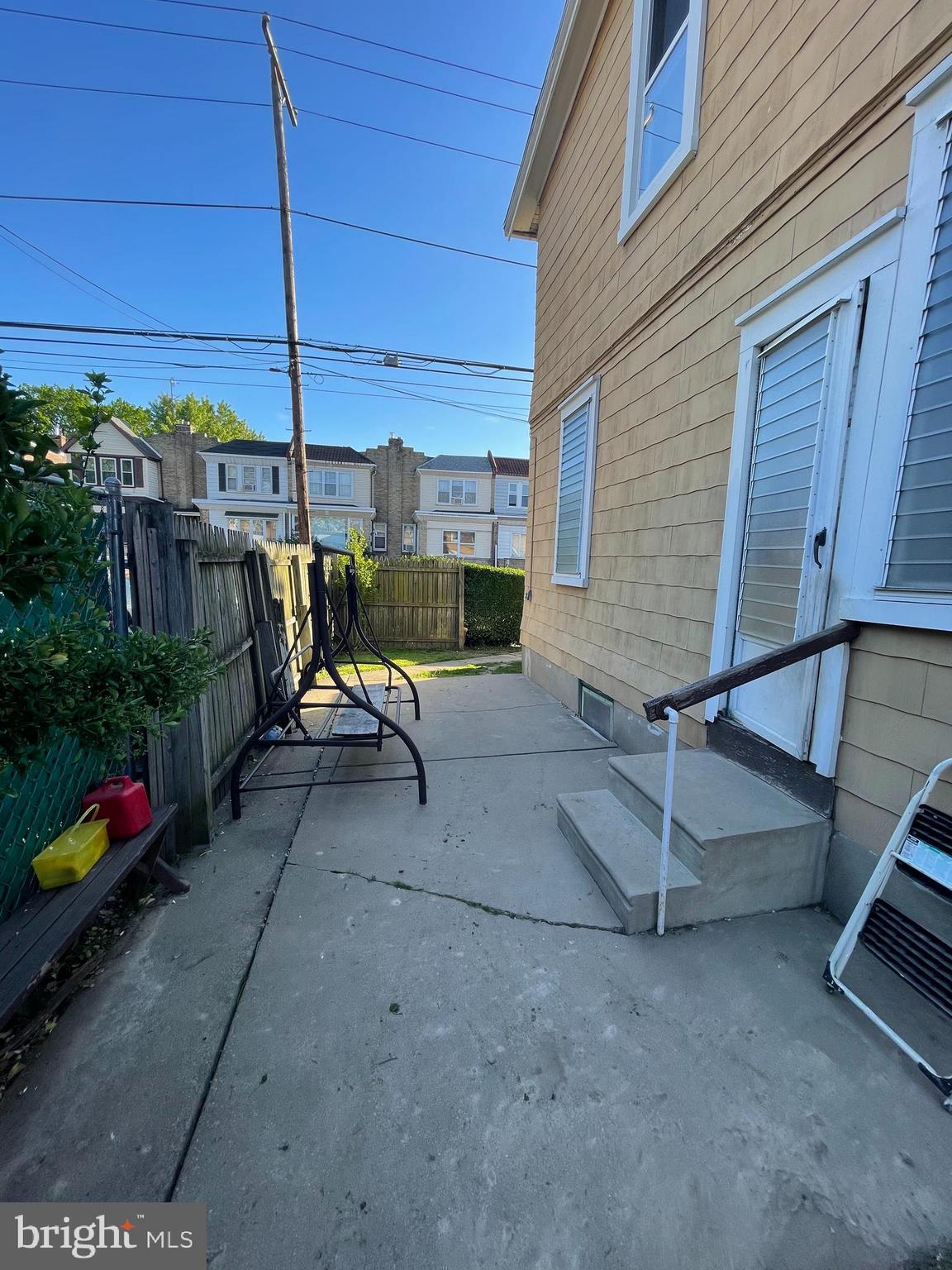 LAWNDALE - Residential