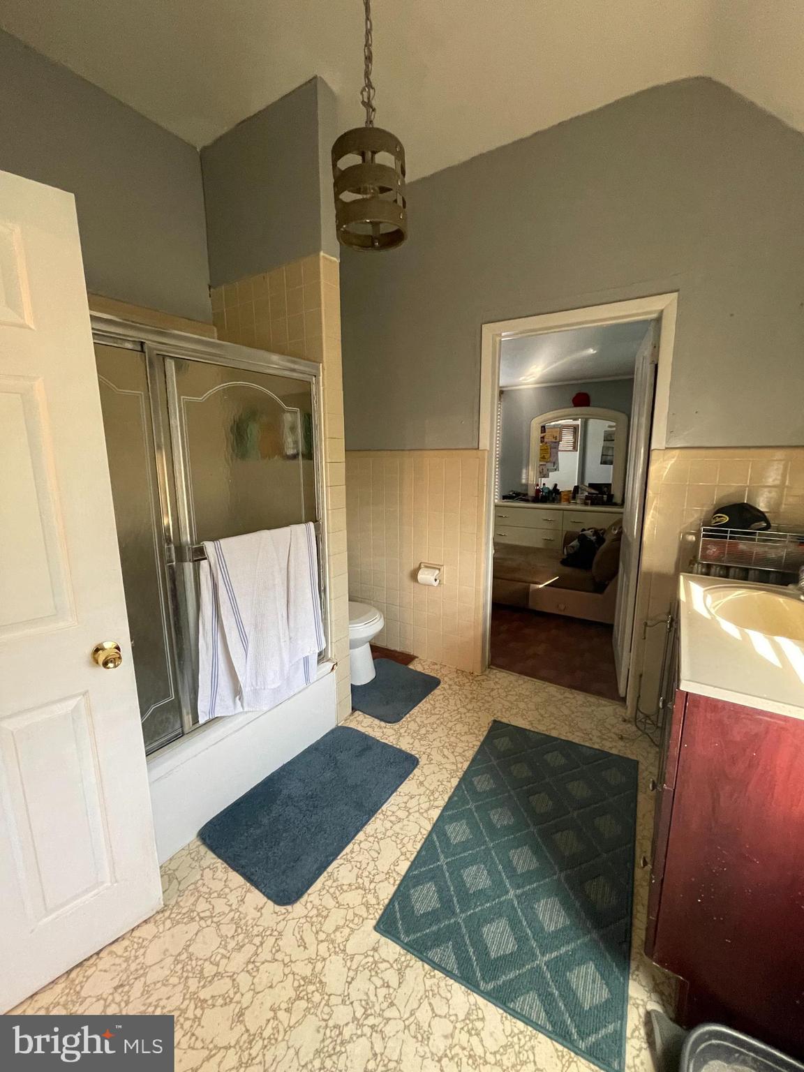 LAWNDALE - Residential